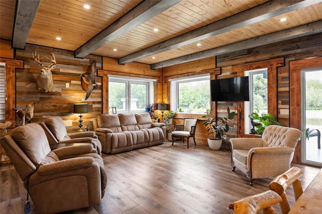 









9258


Whitemouth Lake

RD,
Piney,




MB
R0A 2J0

