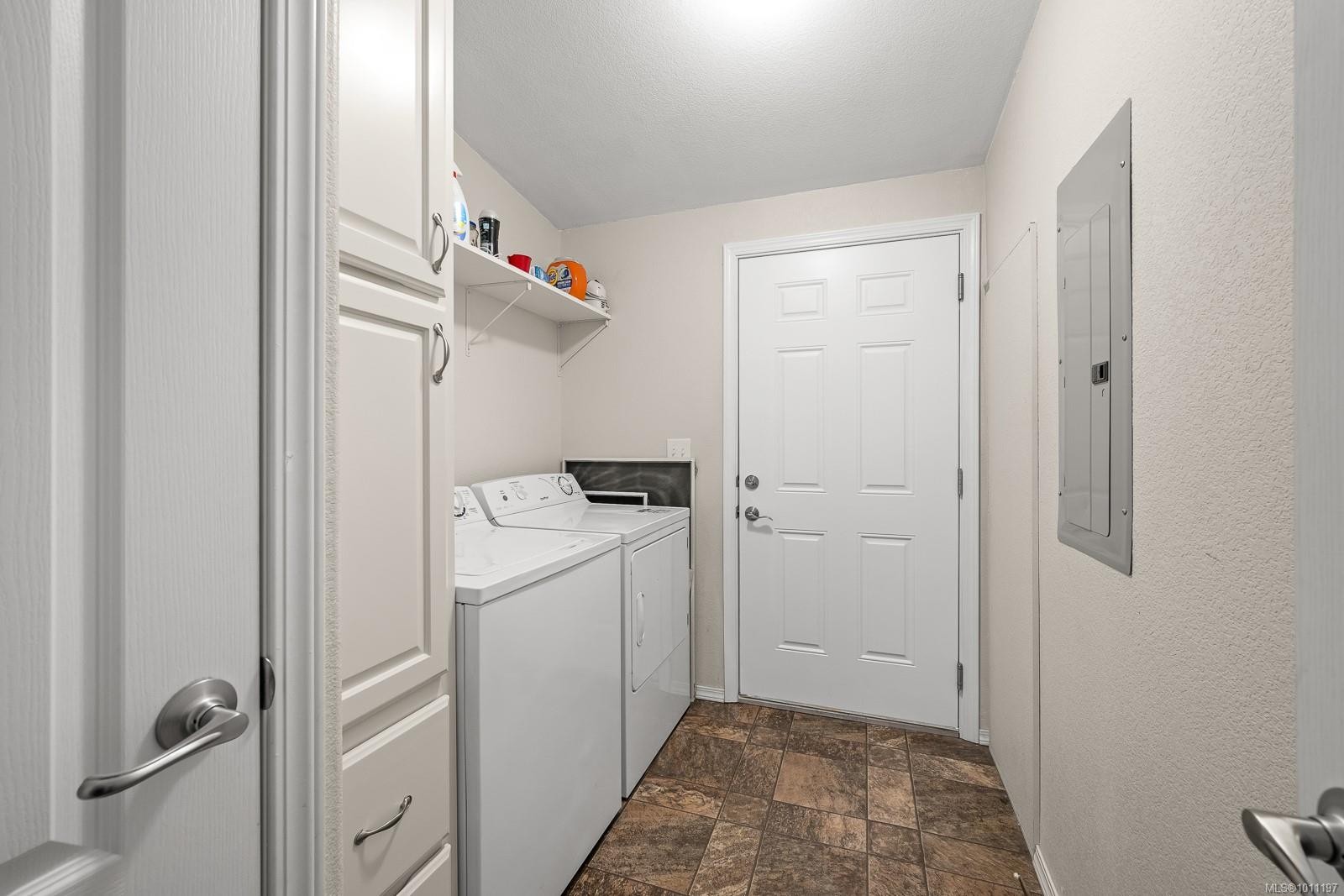 









1888


BATES

Rd,
Courtenay,




BC
V9J 1X4

