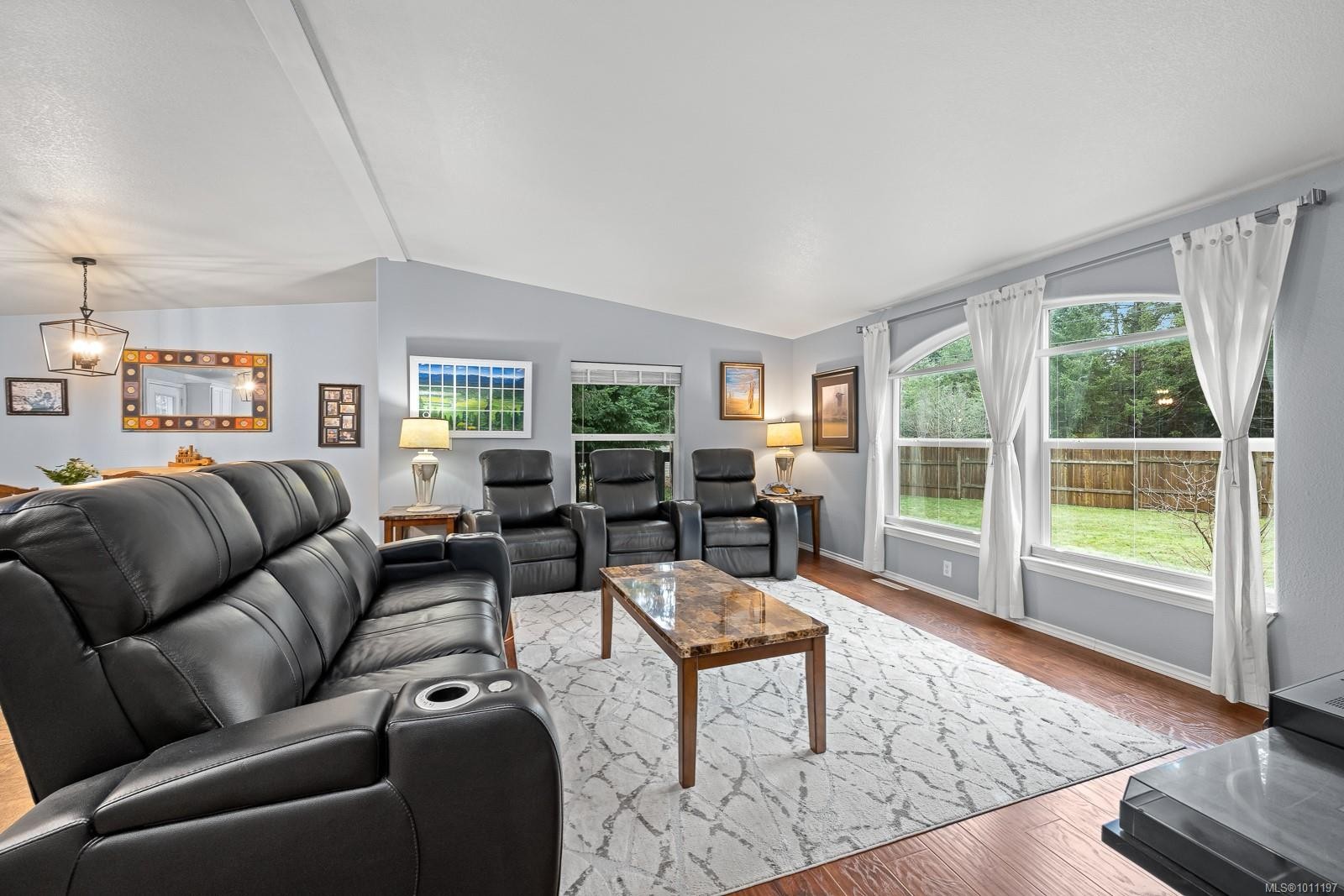 









1888


BATES

Rd,
Courtenay,




BC
V9J 1X4


