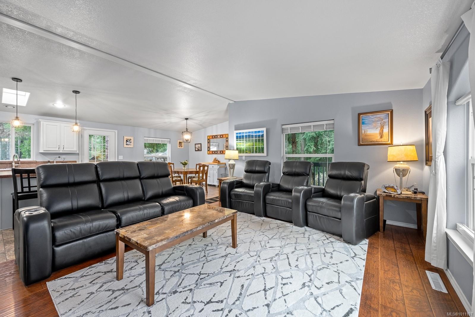 









1888


BATES

Rd,
Courtenay,




BC
V9J 1X4

