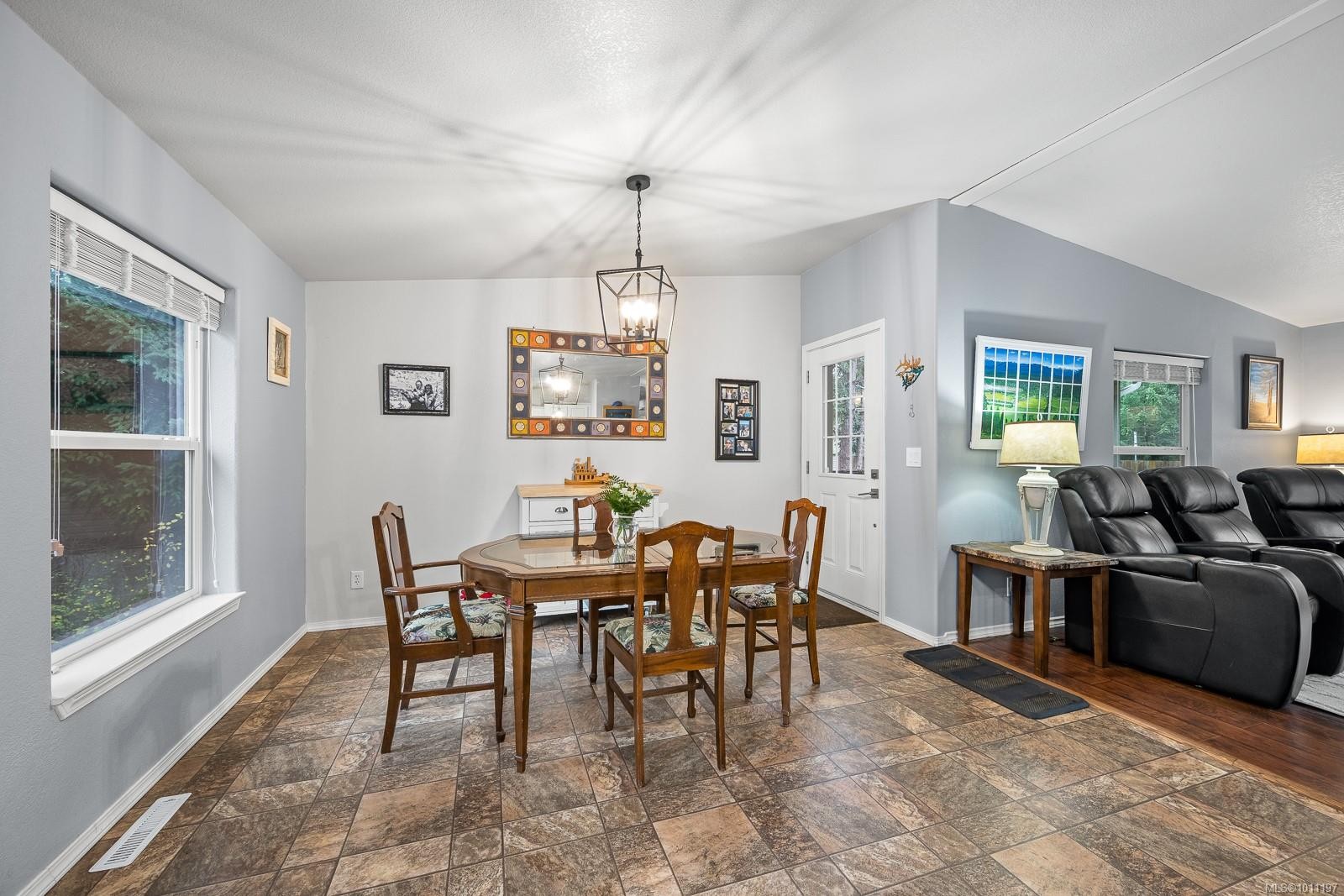 









1888


BATES

Rd,
Courtenay,




BC
V9J 1X4

