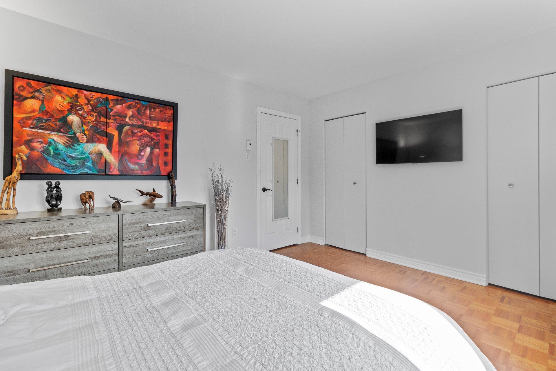 









3869


Rue des Pervenches

,
Longueuil (Saint-Hubert),




QC
J3Y8Z6

