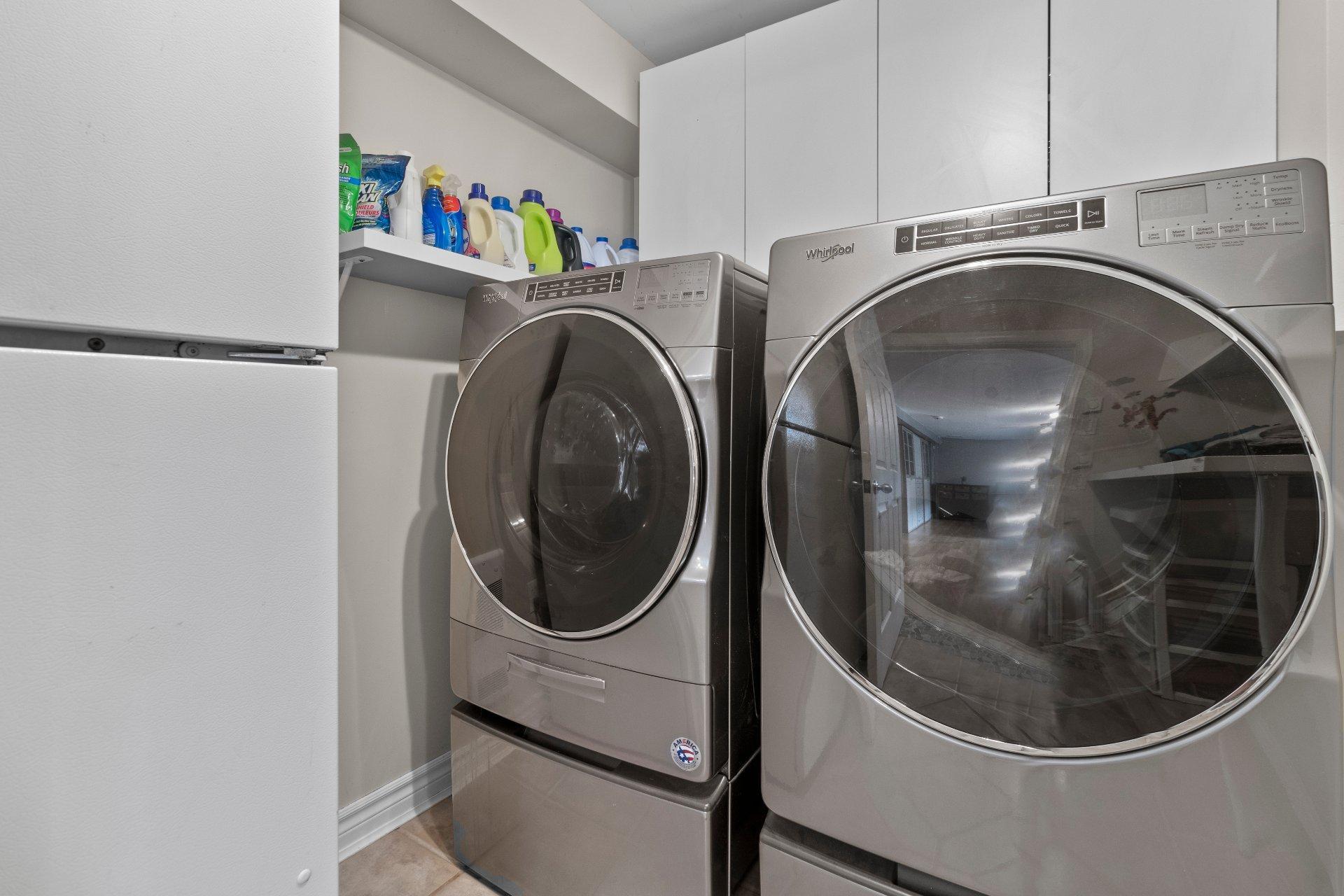









3869


Rue des Pervenches

,
Longueuil (Saint-Hubert),




QC
J3Y8Z6

