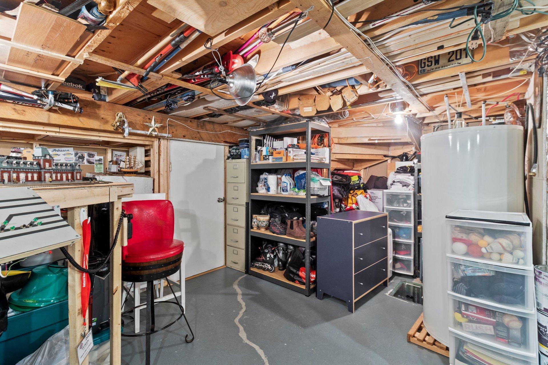 









3869


Rue des Pervenches

,
Longueuil (Saint-Hubert),




QC
J3Y8Z6

