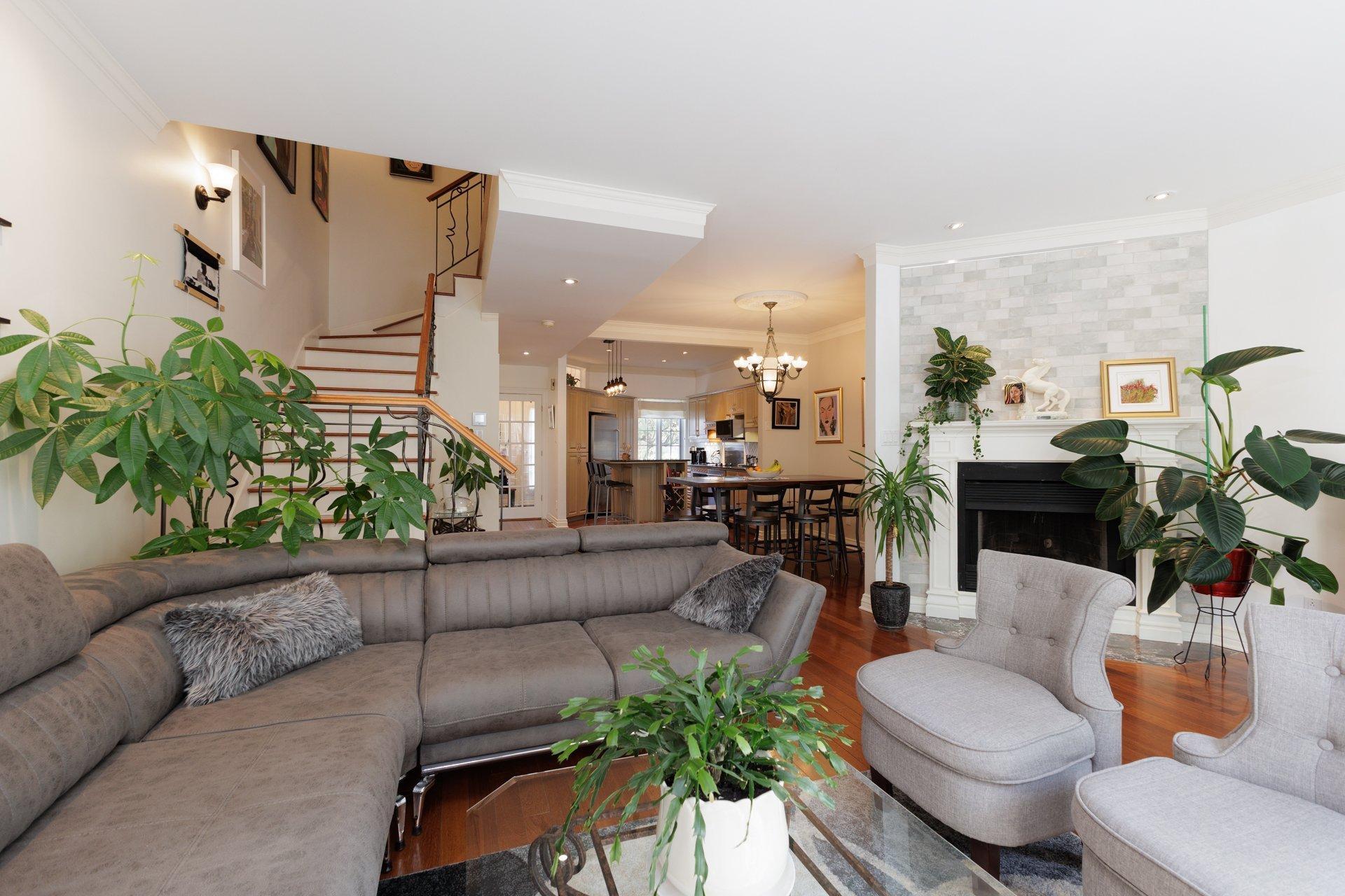 









2085


Rue de Versailles

, 108,
Vaudreuil-Dorion,




QC
J7V8P7


