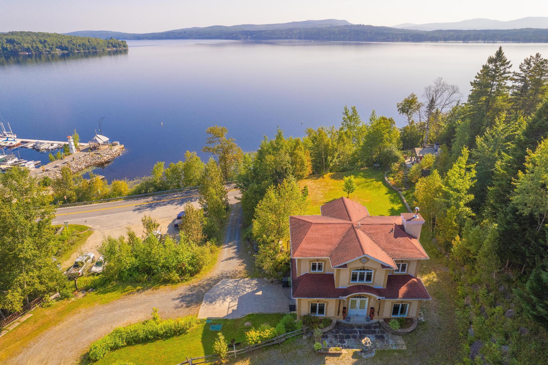 









523


Ch. de la Rivière-Bergeron

,
Piopolis,




QC
G0Y1H0

