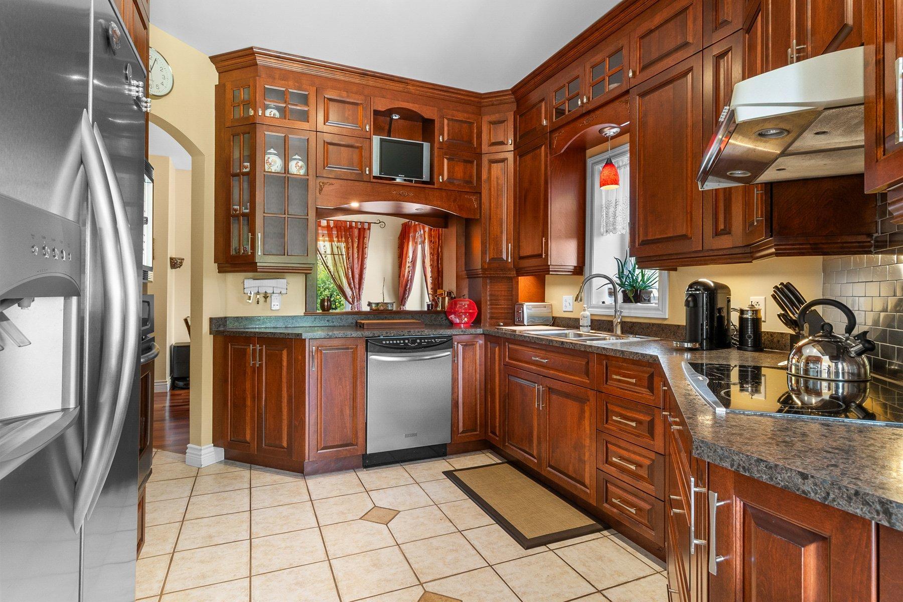 









523


Ch. de la Rivière-Bergeron

,
Piopolis,




QC
G0Y1H0

