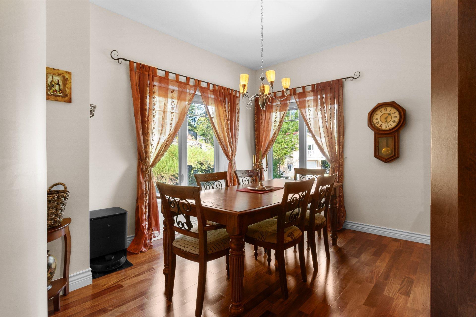 









523


Ch. de la Rivière-Bergeron

,
Piopolis,




QC
G0Y1H0

