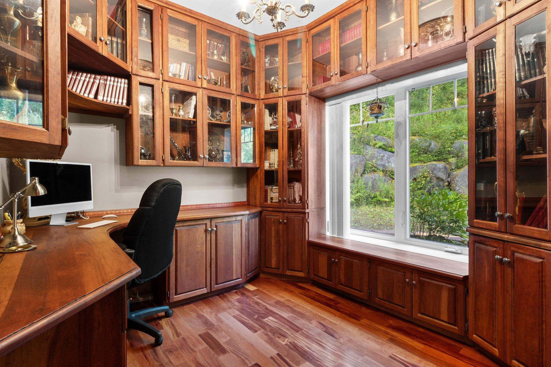 









523


Ch. de la Rivière-Bergeron

,
Piopolis,




QC
G0Y1H0

