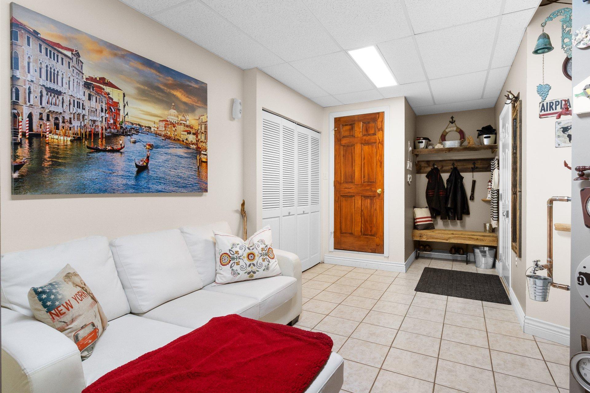 









523


Ch. de la Rivière-Bergeron

,
Piopolis,




QC
G0Y1H0

