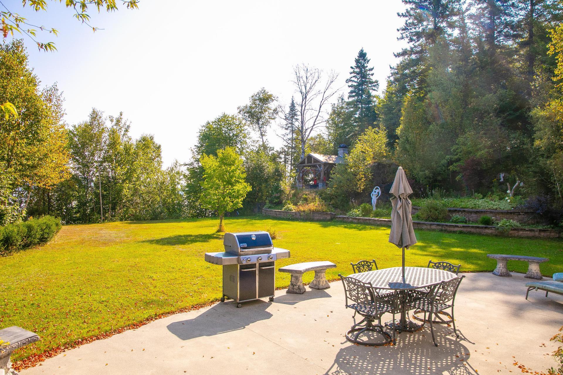 









523


Ch. de la Rivière-Bergeron

,
Piopolis,




QC
G0Y1H0

