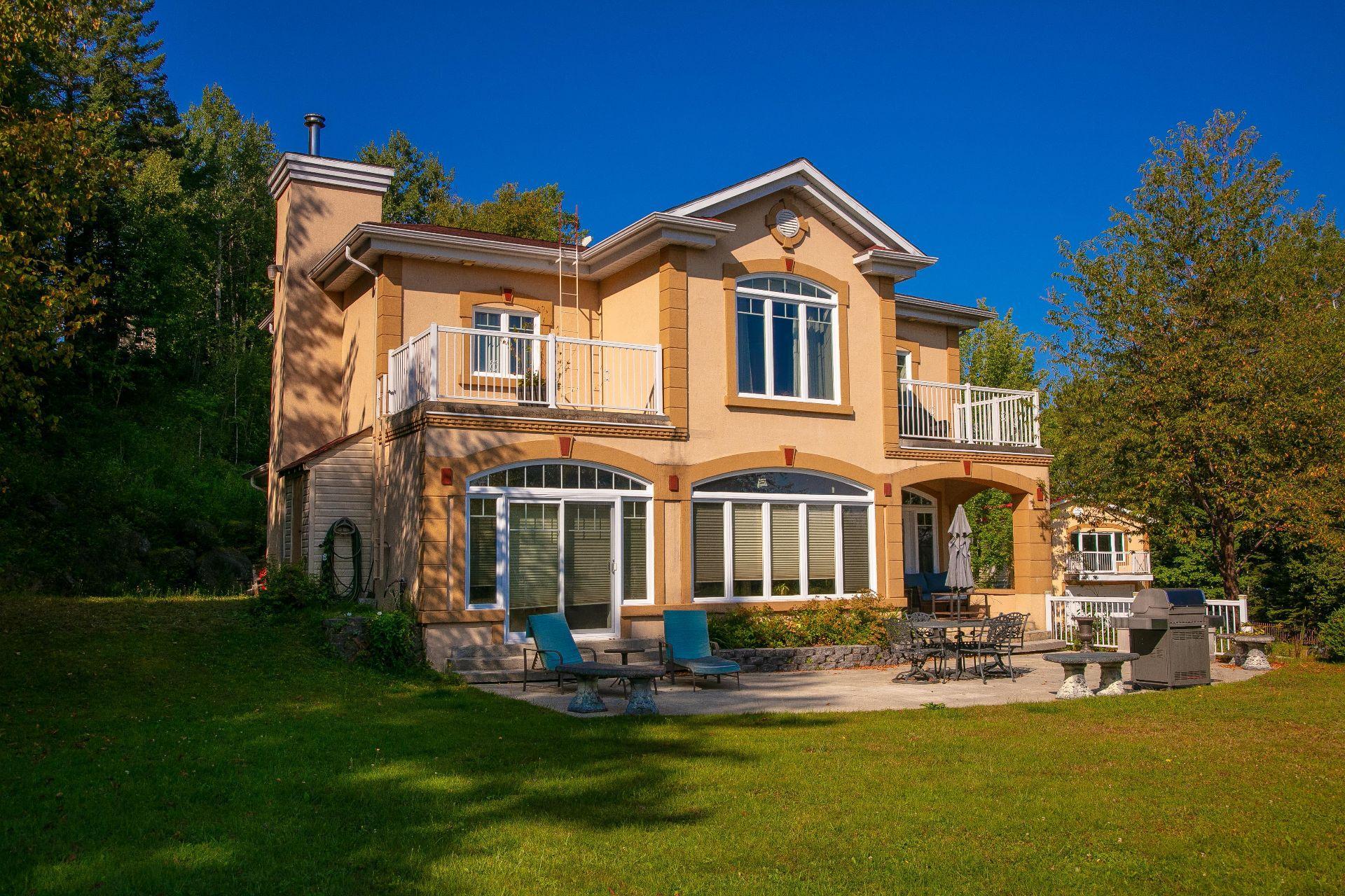 









523


Ch. de la Rivière-Bergeron

,
Piopolis,




QC
G0Y1H0

