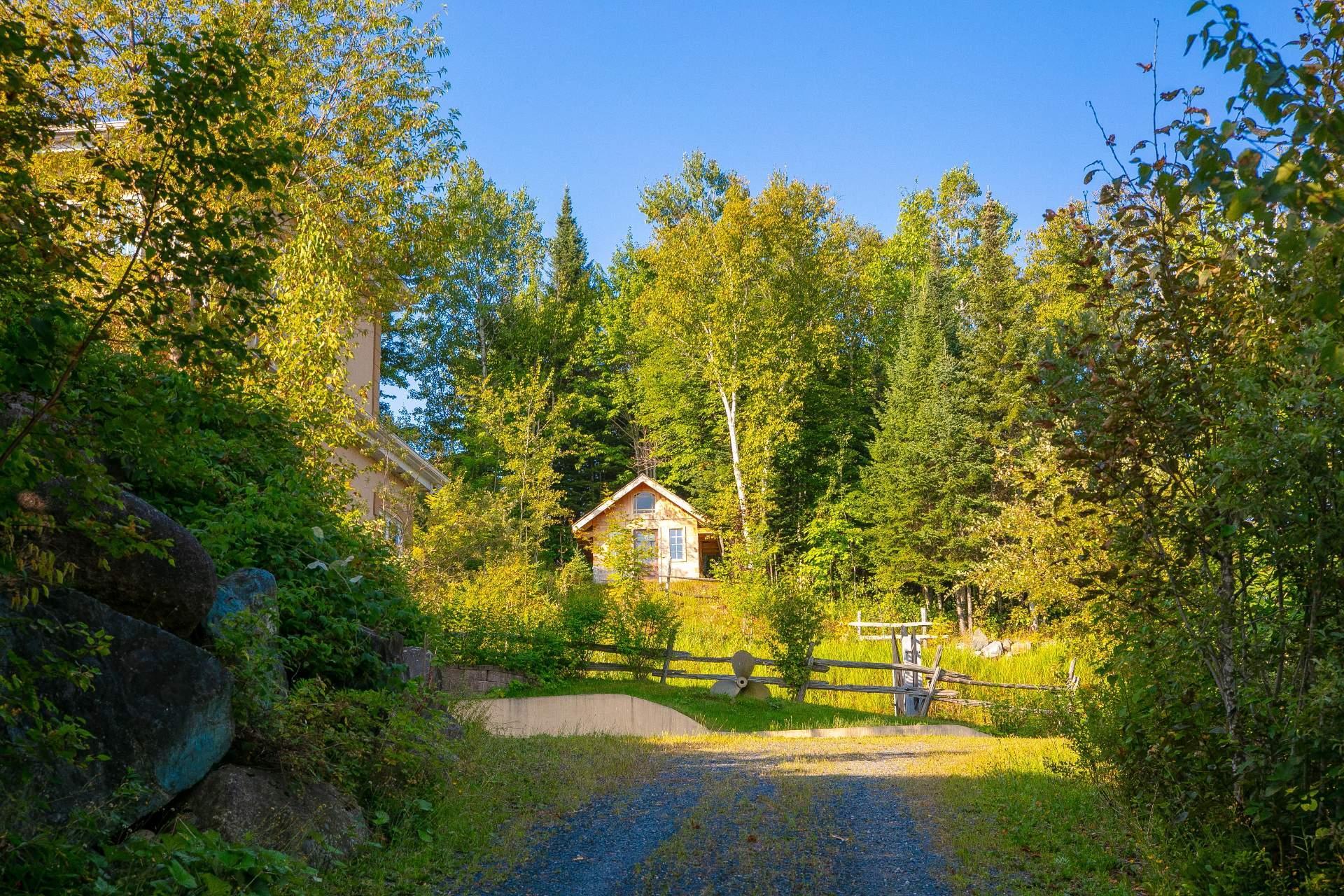 









523


Ch. de la Rivière-Bergeron

,
Piopolis,




QC
G0Y1H0

