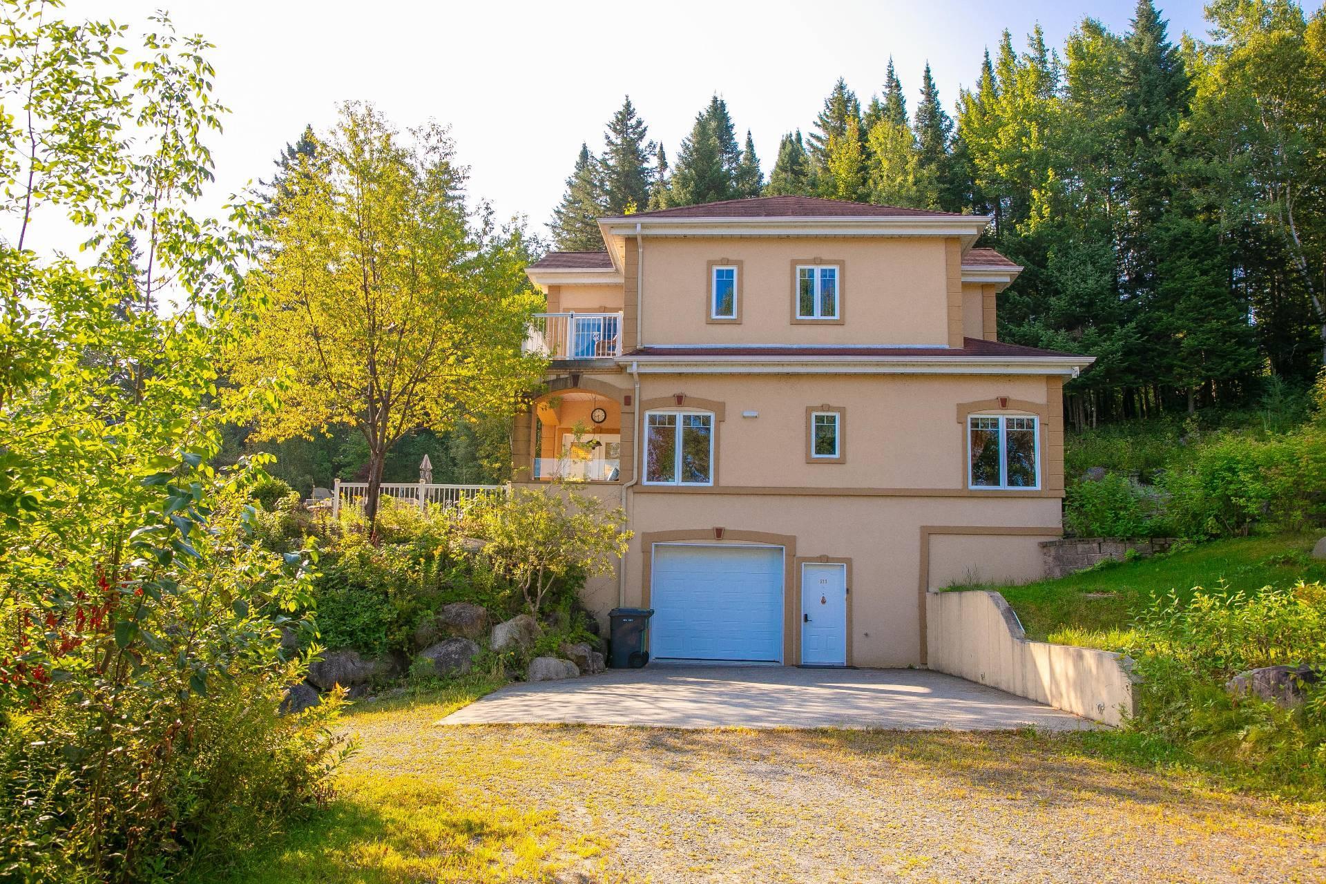 









523


Ch. de la Rivière-Bergeron

,
Piopolis,




QC
G0Y1H0

