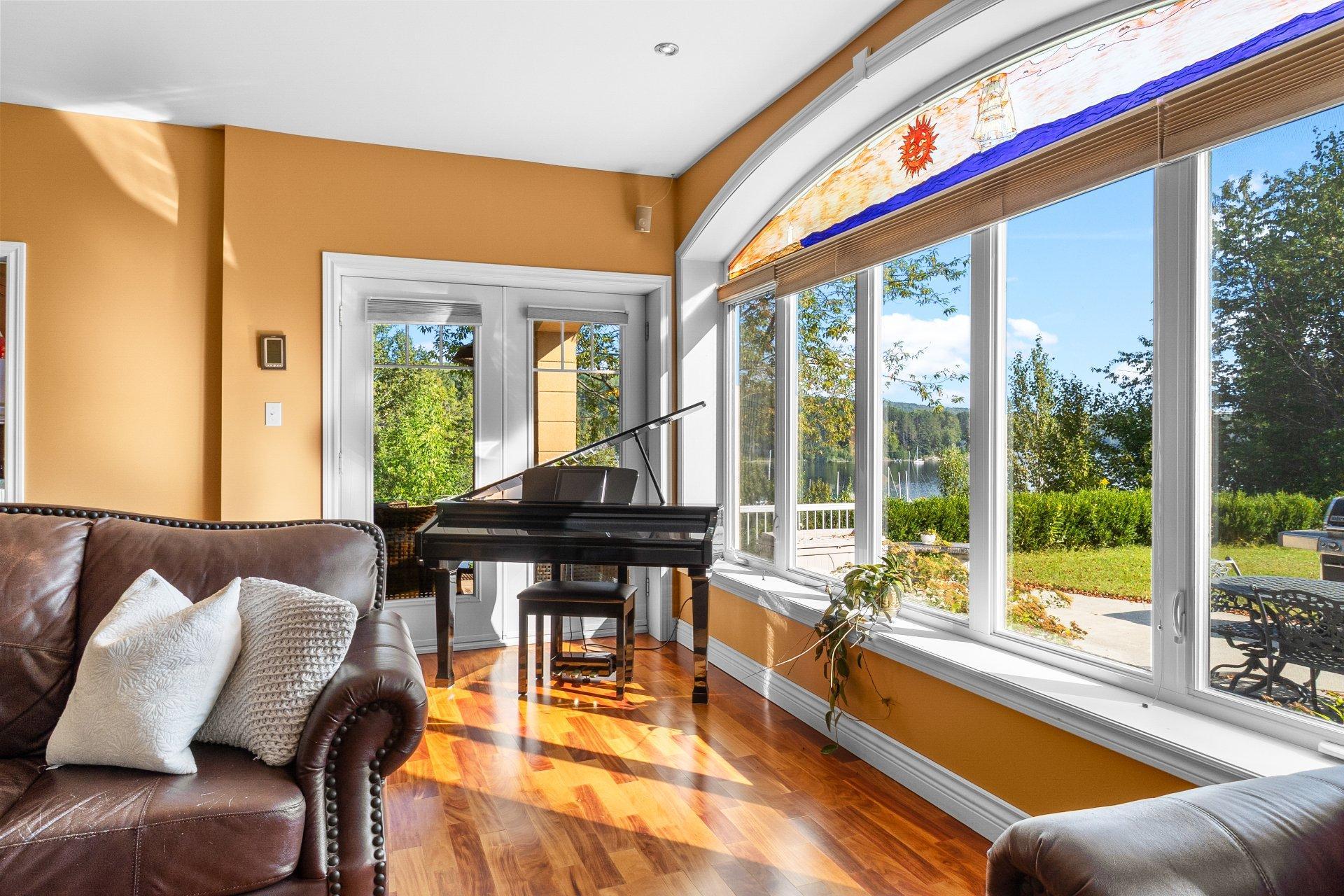 









523


Ch. de la Rivière-Bergeron

,
Piopolis,




QC
G0Y1H0

