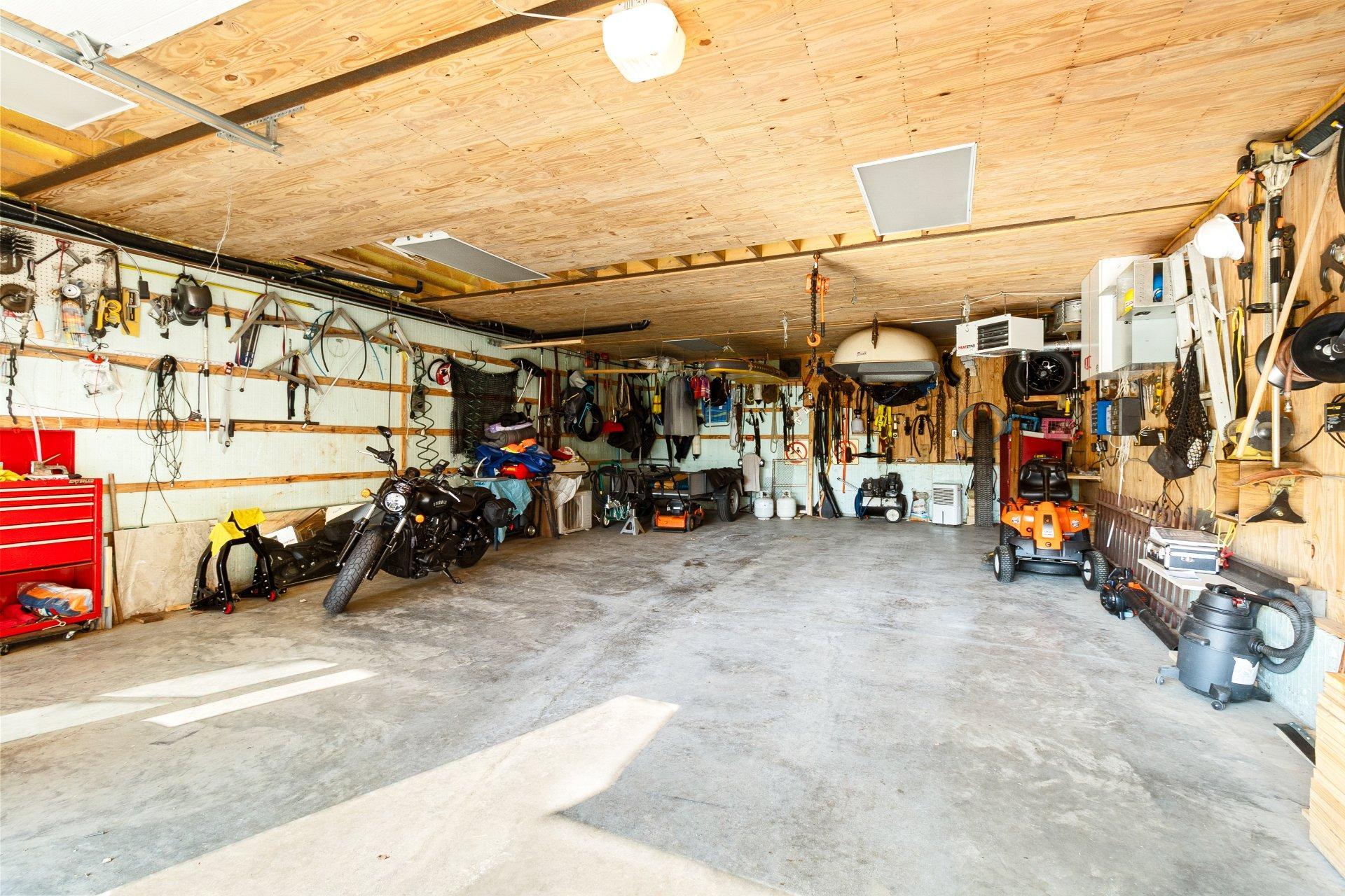 









523


Ch. de la Rivière-Bergeron

,
Piopolis,




QC
G0Y1H0

