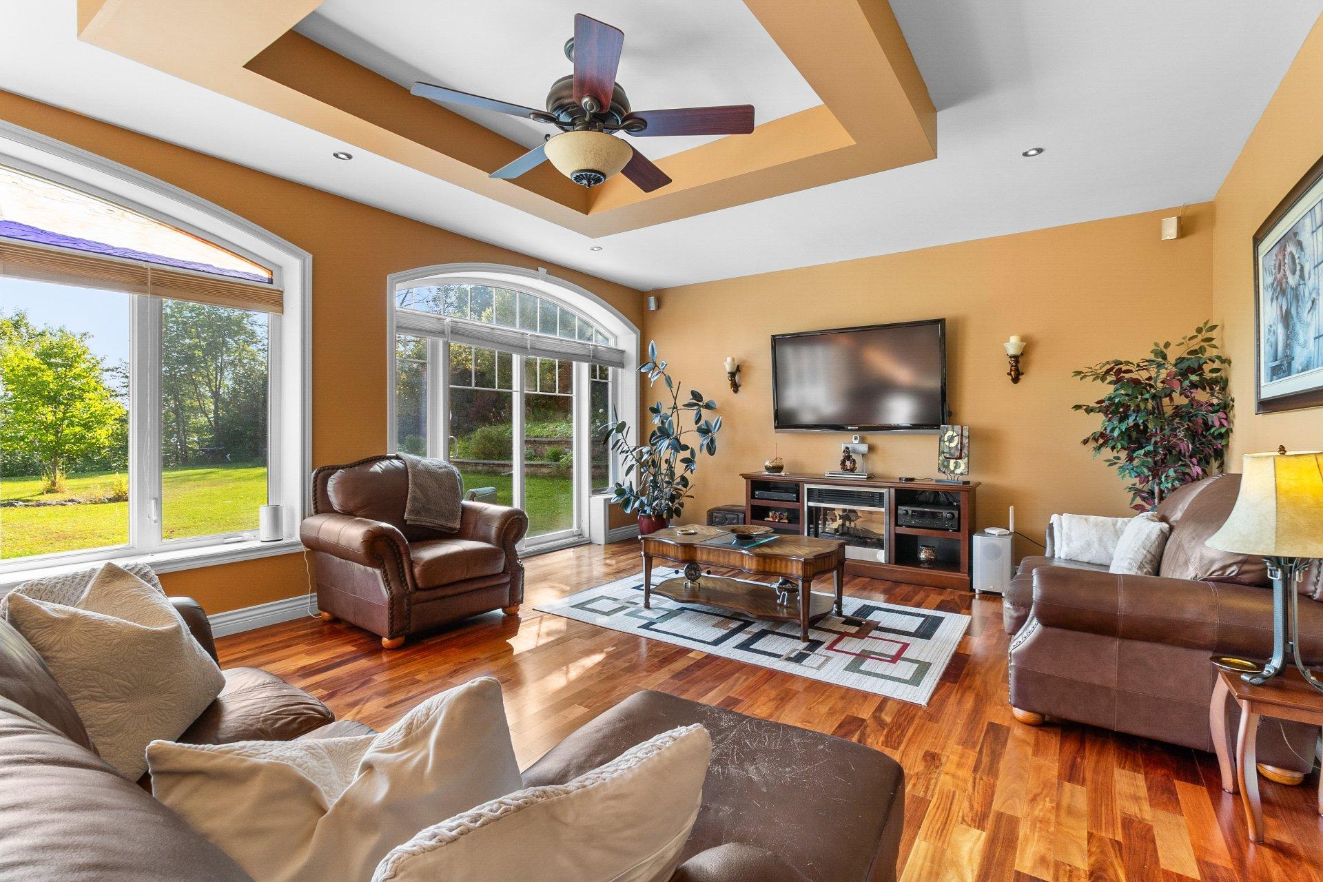 









523


Ch. de la Rivière-Bergeron

,
Piopolis,




QC
G0Y1H0

