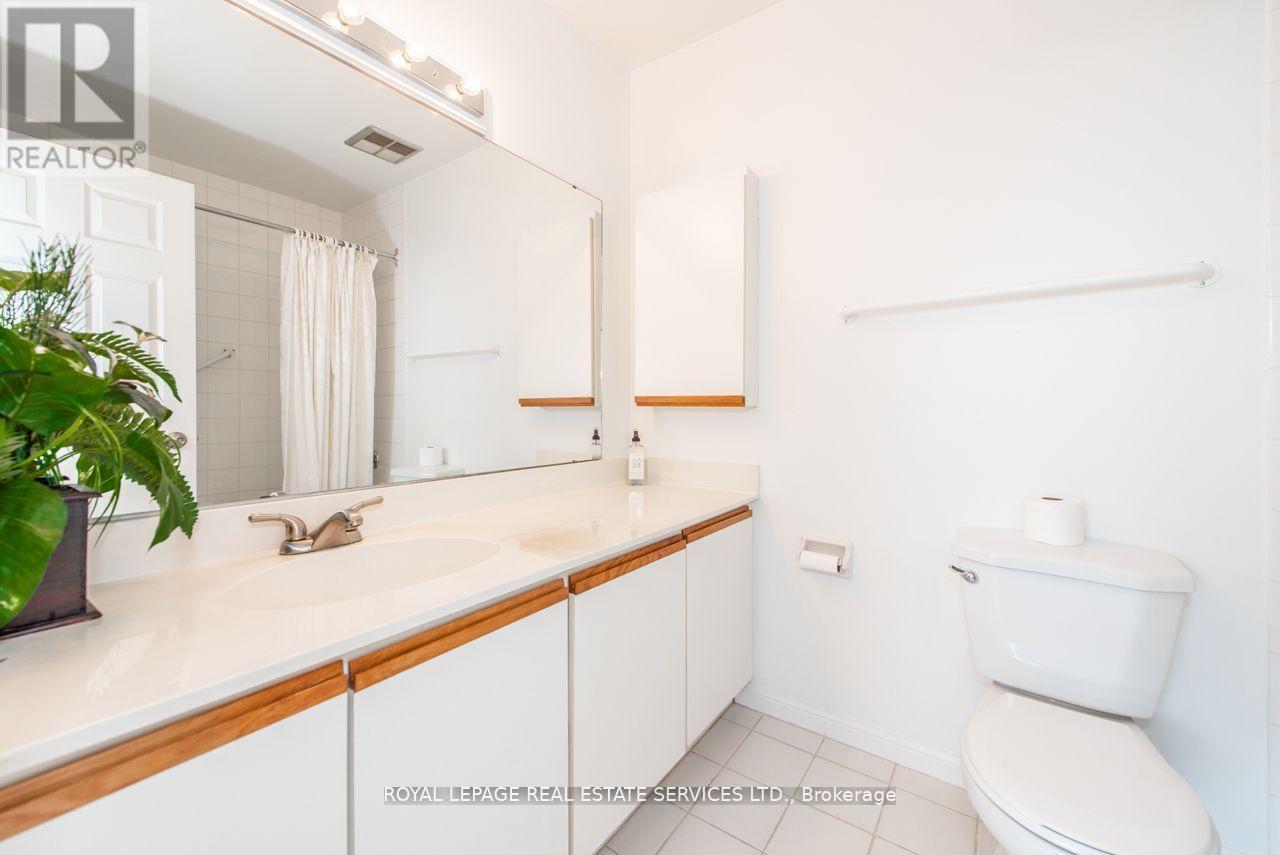 












1404 - 95 LA ROSE AVENUE

,
Toronto,




Ontario
M9P3T2

