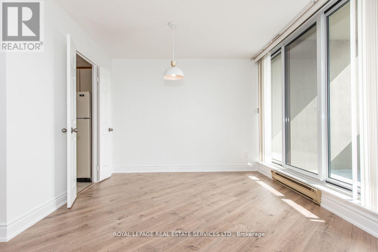 












1404 - 95 LA ROSE AVENUE

,
Toronto,




Ontario
M9P3T2

