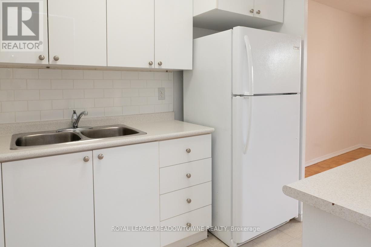 












405 - 1017 SENECA AVENUE

,
Mississauga,




Ontario
L5G3X5

