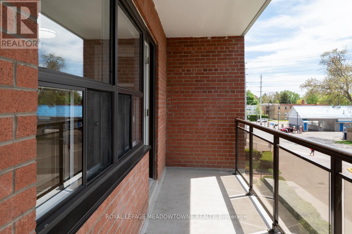 












405 - 1017 SENECA AVENUE

,
Mississauga,




Ontario
L5G3X5

