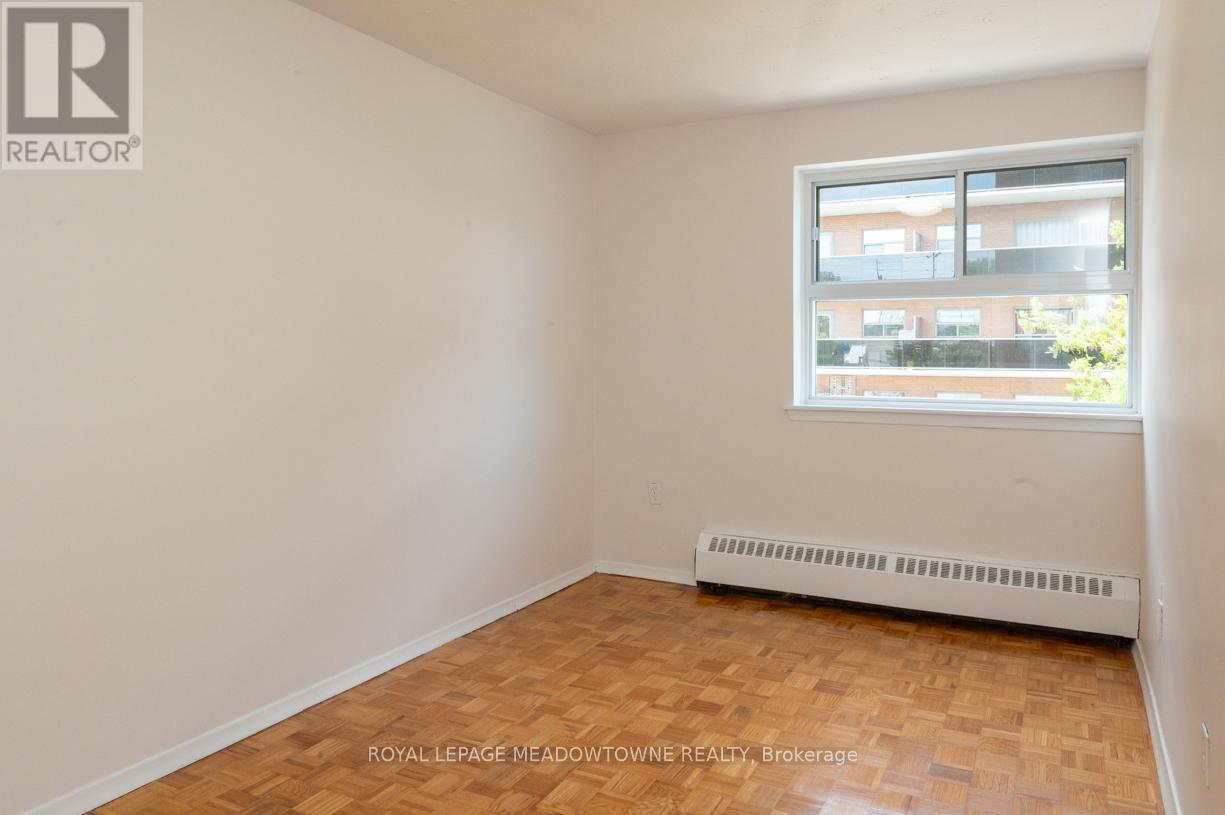 












405 - 1017 SENECA AVENUE

,
Mississauga,




Ontario
L5G3X5

