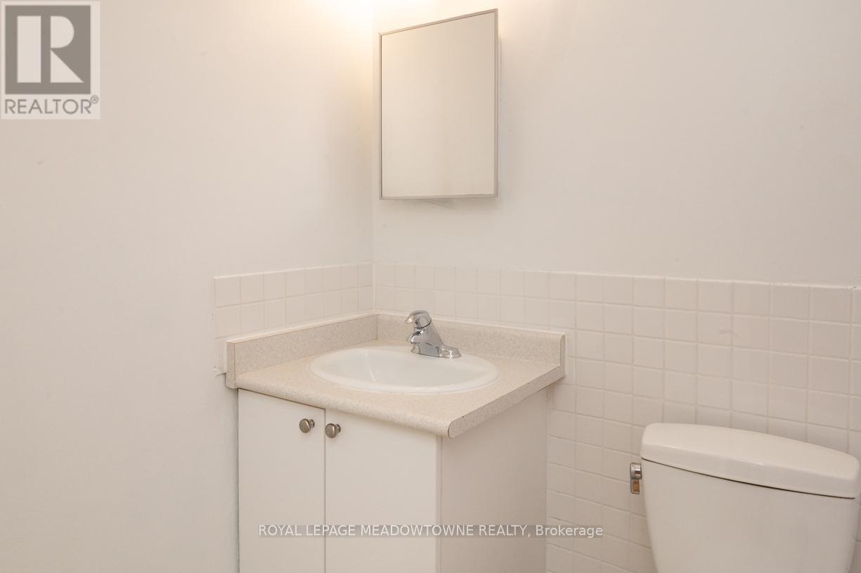 












405 - 1017 SENECA AVENUE

,
Mississauga,




Ontario
L5G3X5

