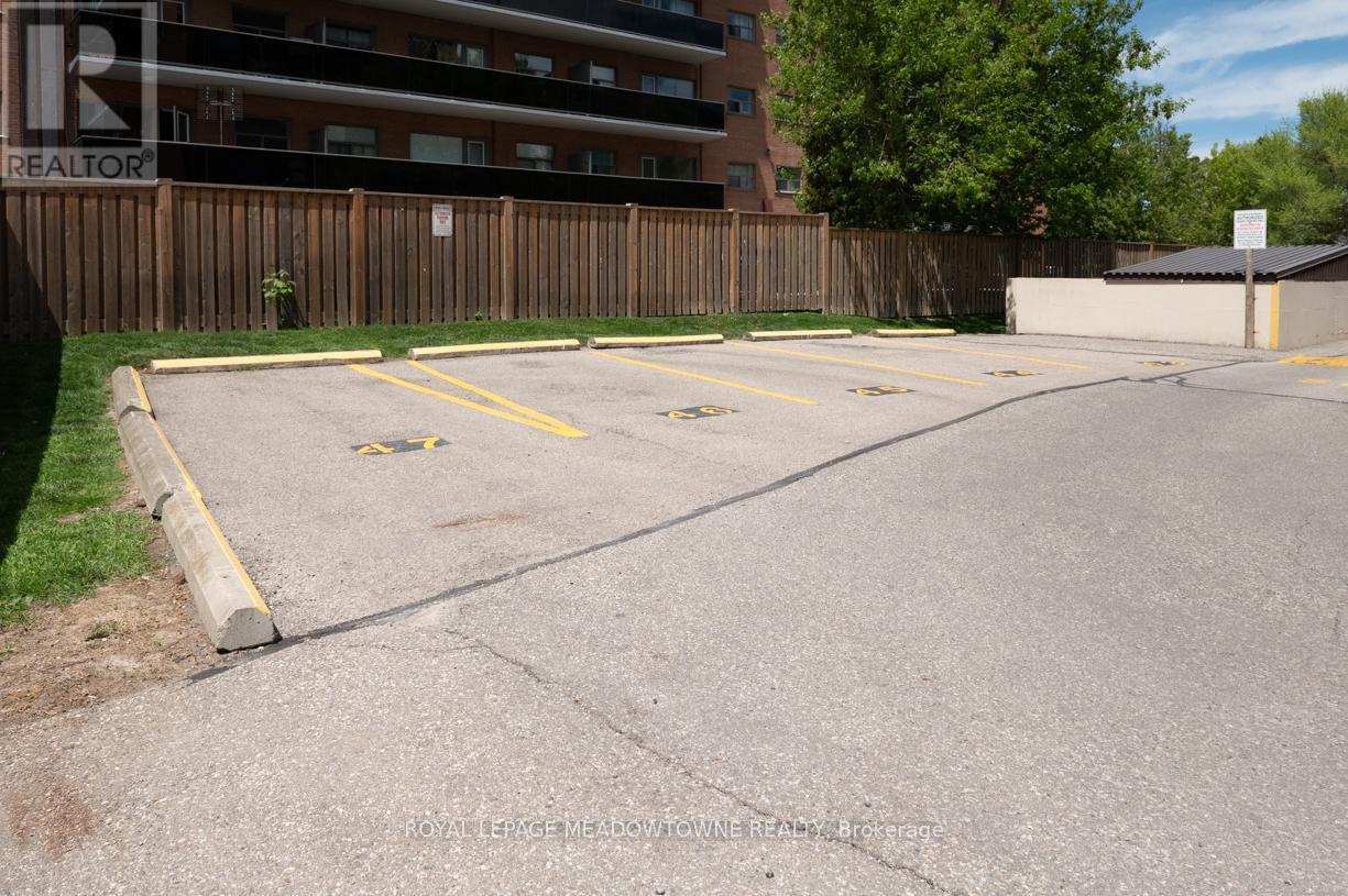 












405 - 1017 SENECA AVENUE

,
Mississauga,




Ontario
L5G3X5

