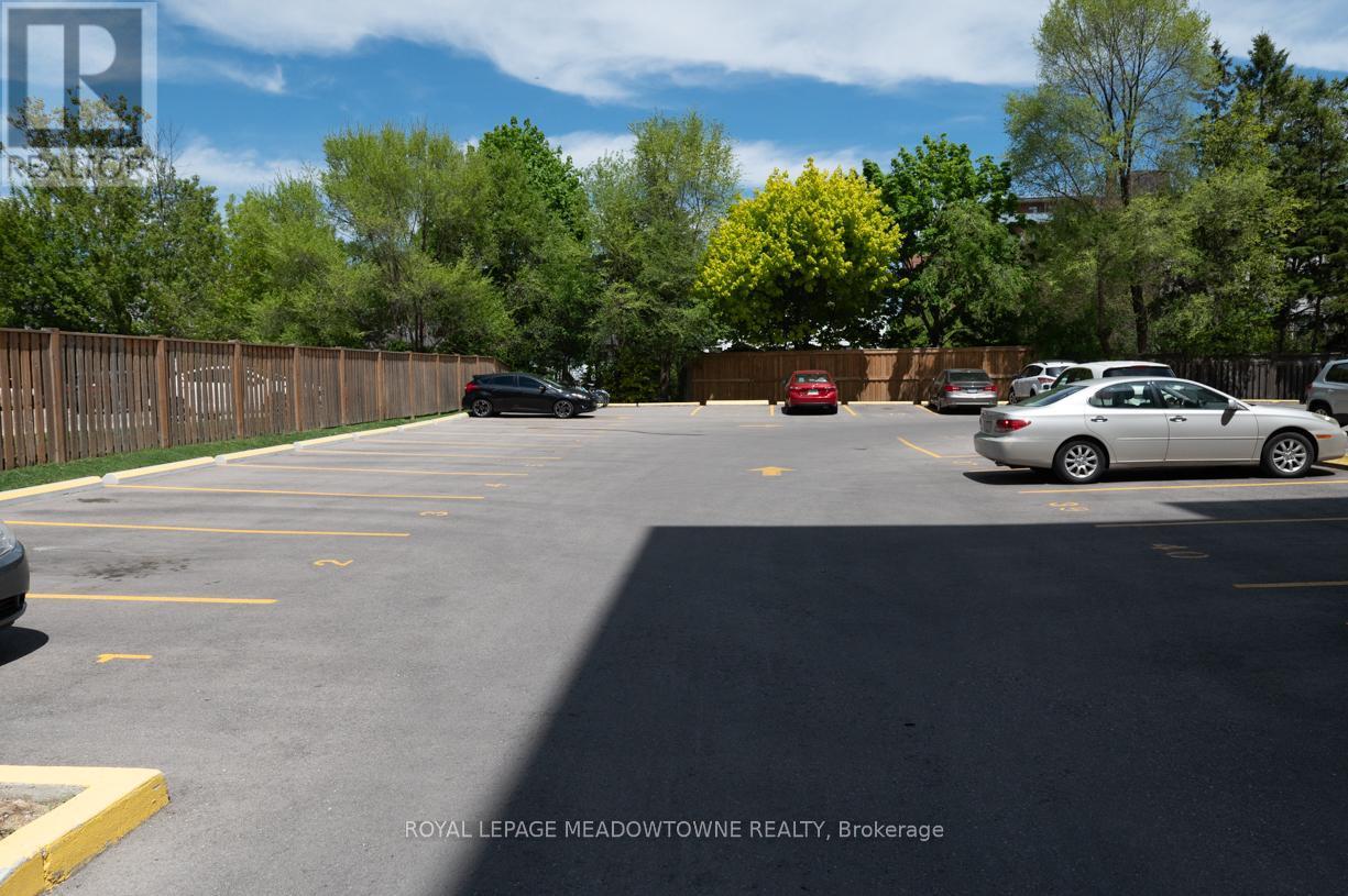 












405 - 1017 SENECA AVENUE

,
Mississauga,




Ontario
L5G3X5

