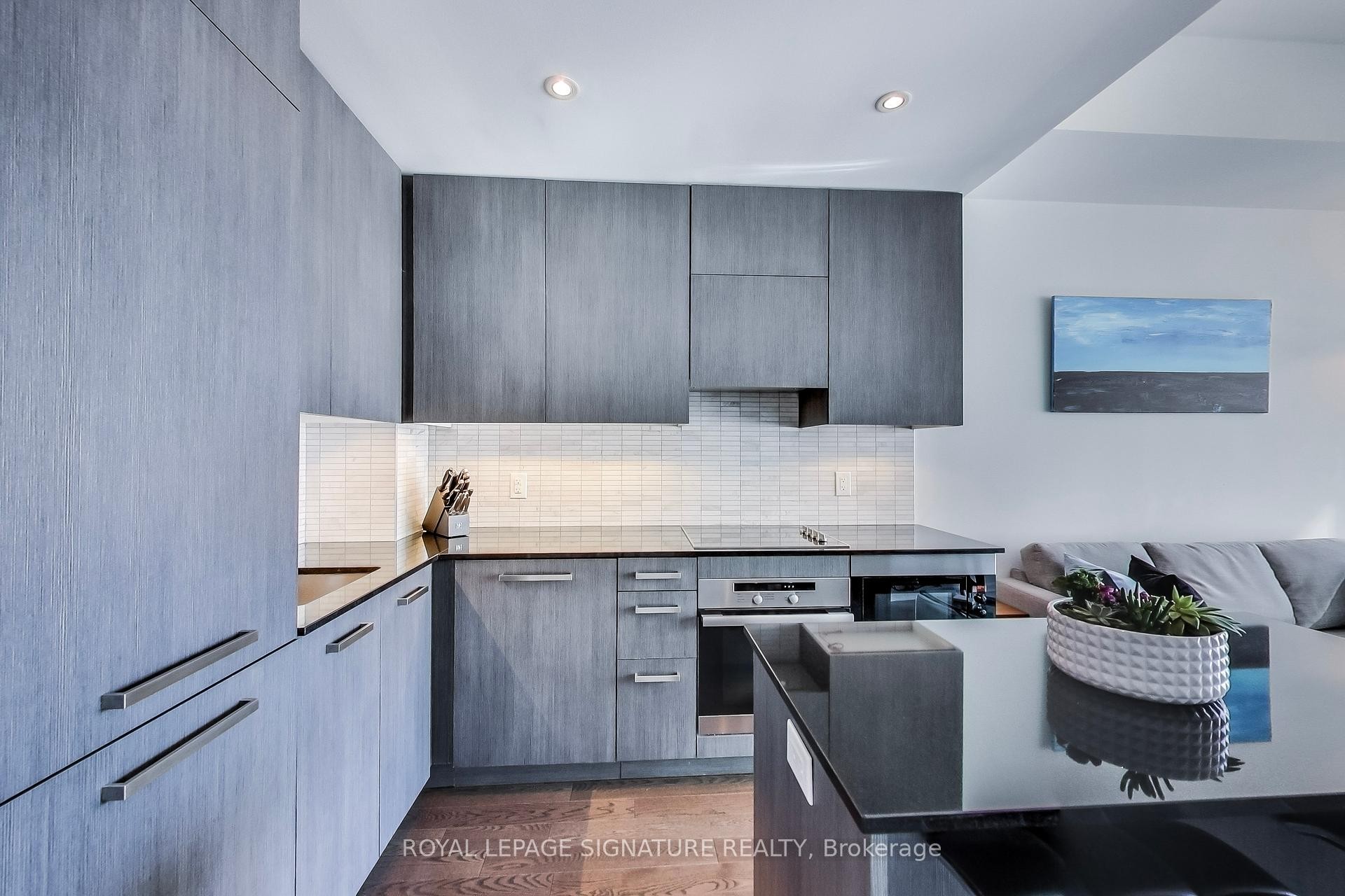 









8


The Esplanade

N/A, 1104,
Toronto,




ON
M5E 0A6

