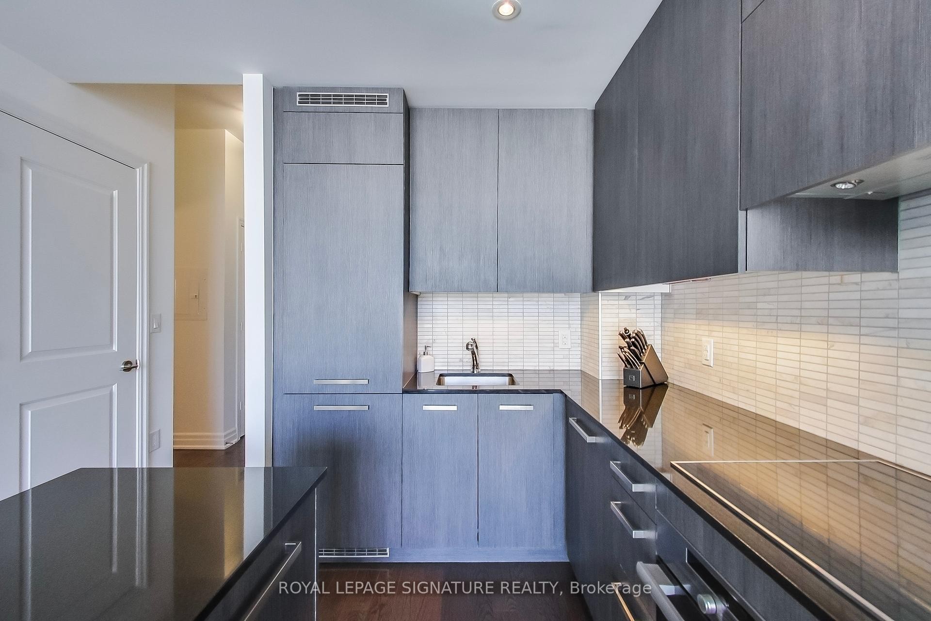 









8


The Esplanade

N/A, 1104,
Toronto,




ON
M5E 0A6

