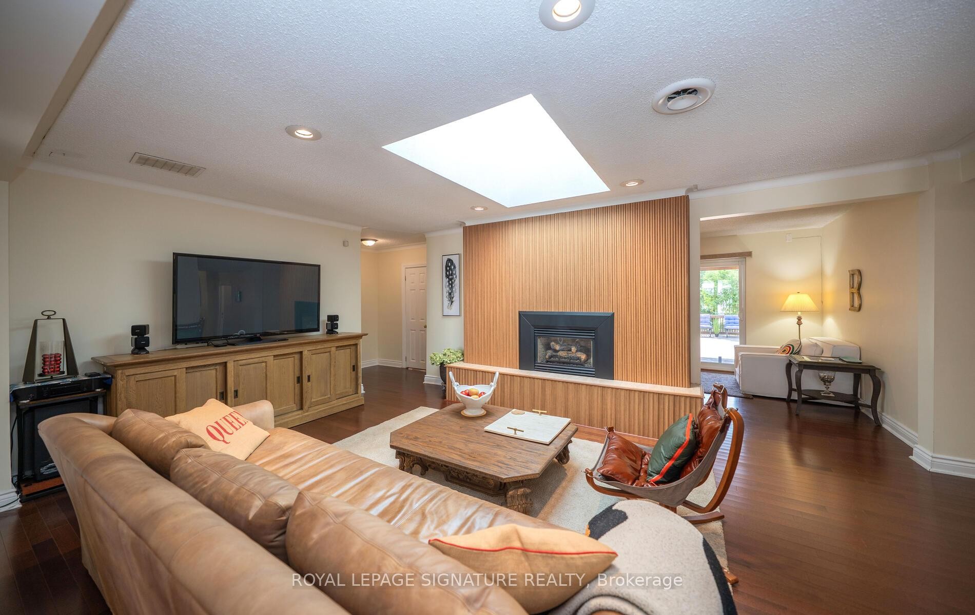 









2098


Pharmacy

Avenue,
Toronto,




ON
M1W 1H8

