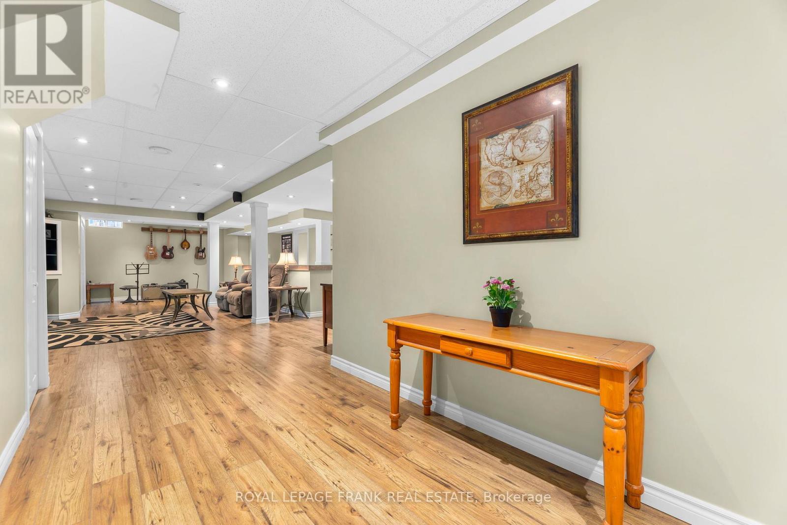 












39 CUTLER DRIVE

,
Clarington (Newcastle),




Ontario
L1B1M4

