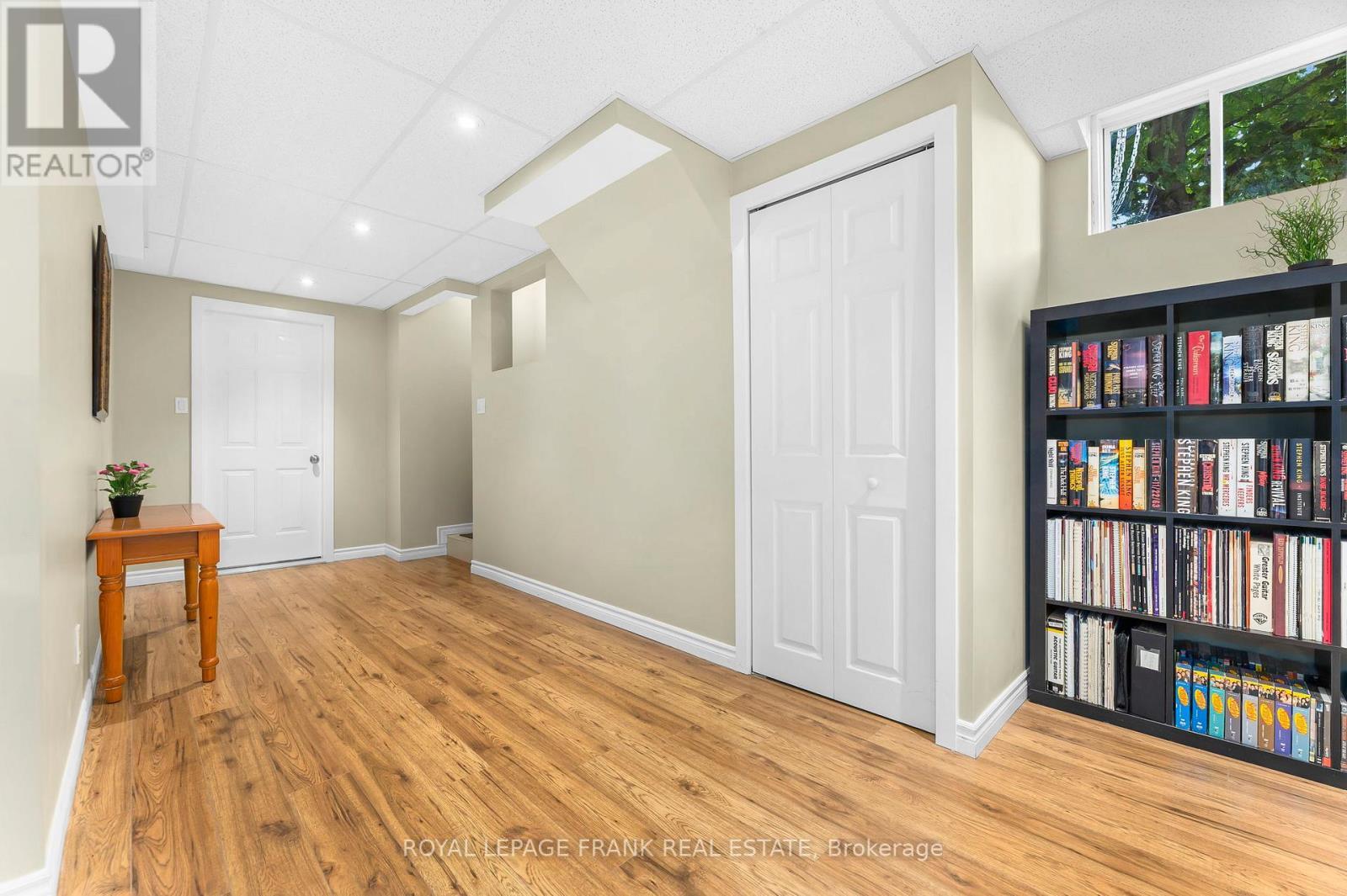 












39 CUTLER DRIVE

,
Clarington (Newcastle),




Ontario
L1B1M4

