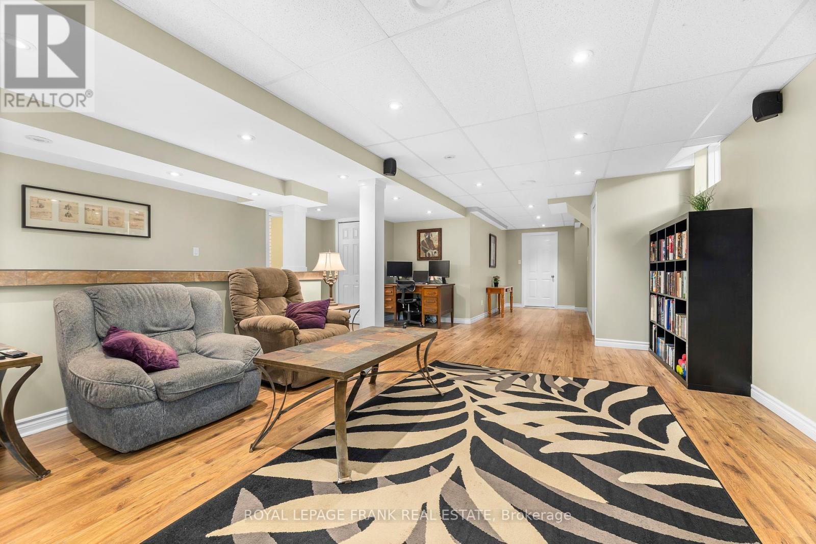 












39 CUTLER DRIVE

,
Clarington (Newcastle),




Ontario
L1B1M4

