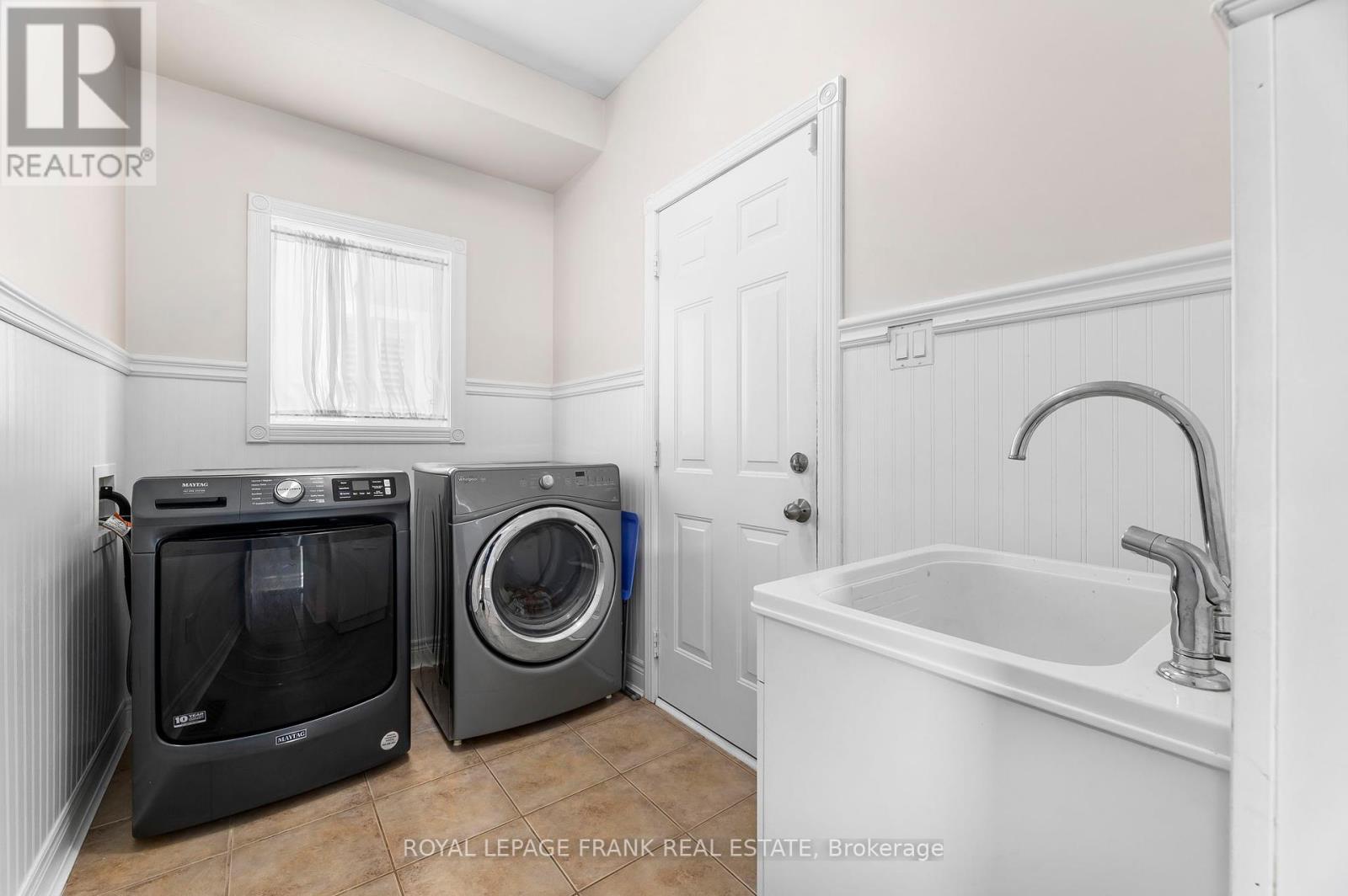 












39 CUTLER DRIVE

,
Clarington (Newcastle),




Ontario
L1B1M4


