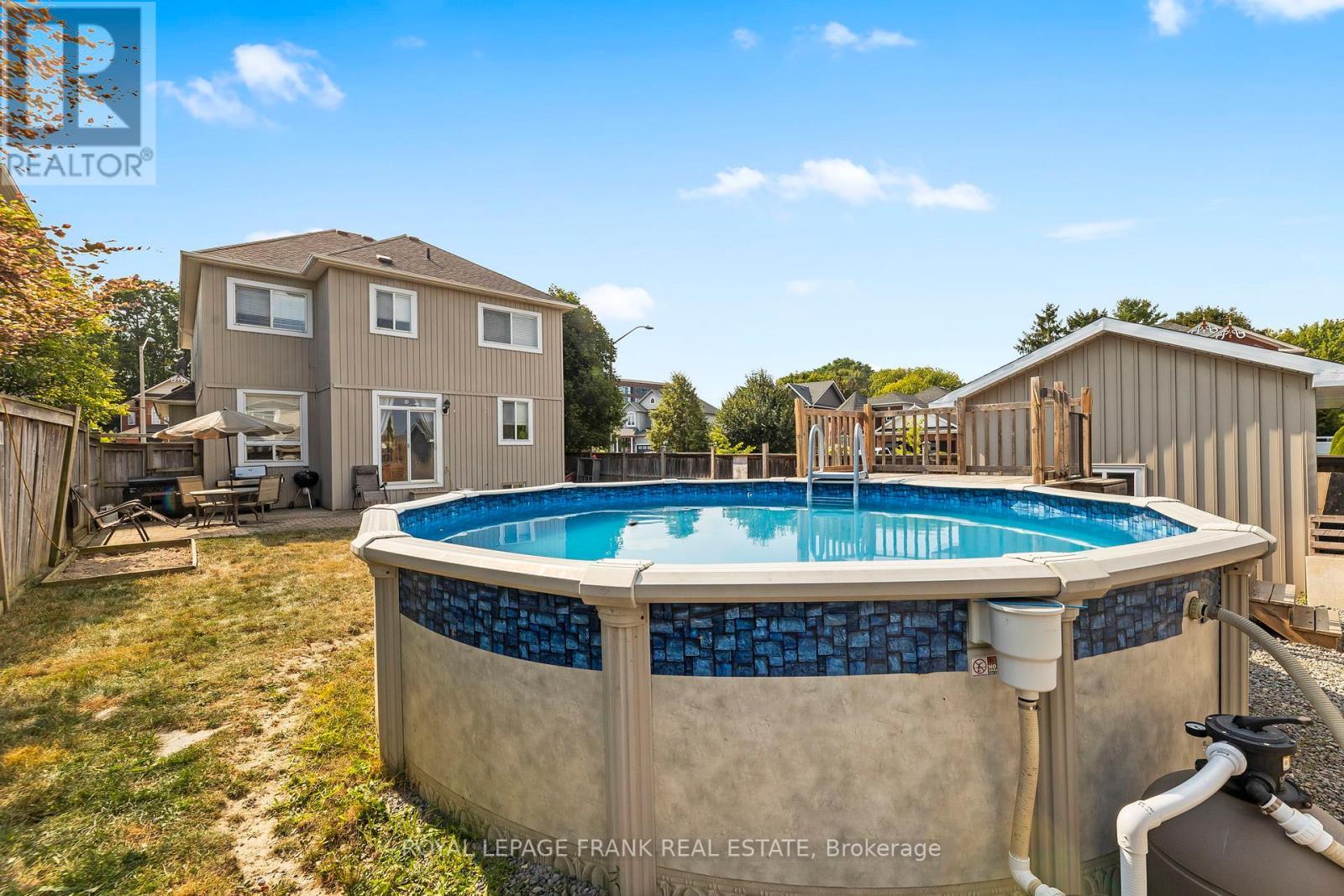 












39 CUTLER DRIVE

,
Clarington (Newcastle),




Ontario
L1B1M4

