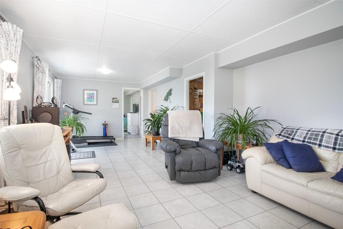 









6335


Topham

Place,
Peachland,




BC
V0H 1X0

