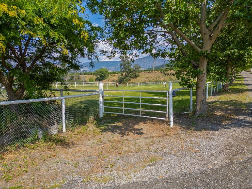 









2457


Belgo

Road,
Kelowna,




BC
V1P 1E2

