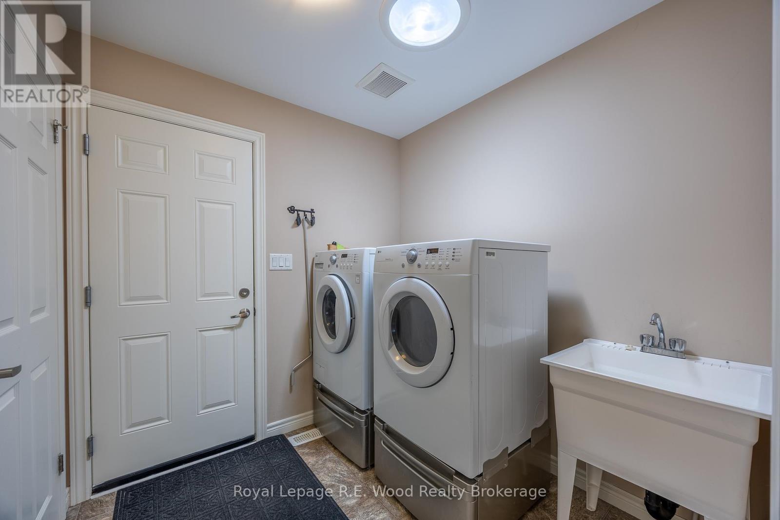 












42 HOGARTH DRIVE

,
Tillsonburg,




Ontario
N4G0C3

