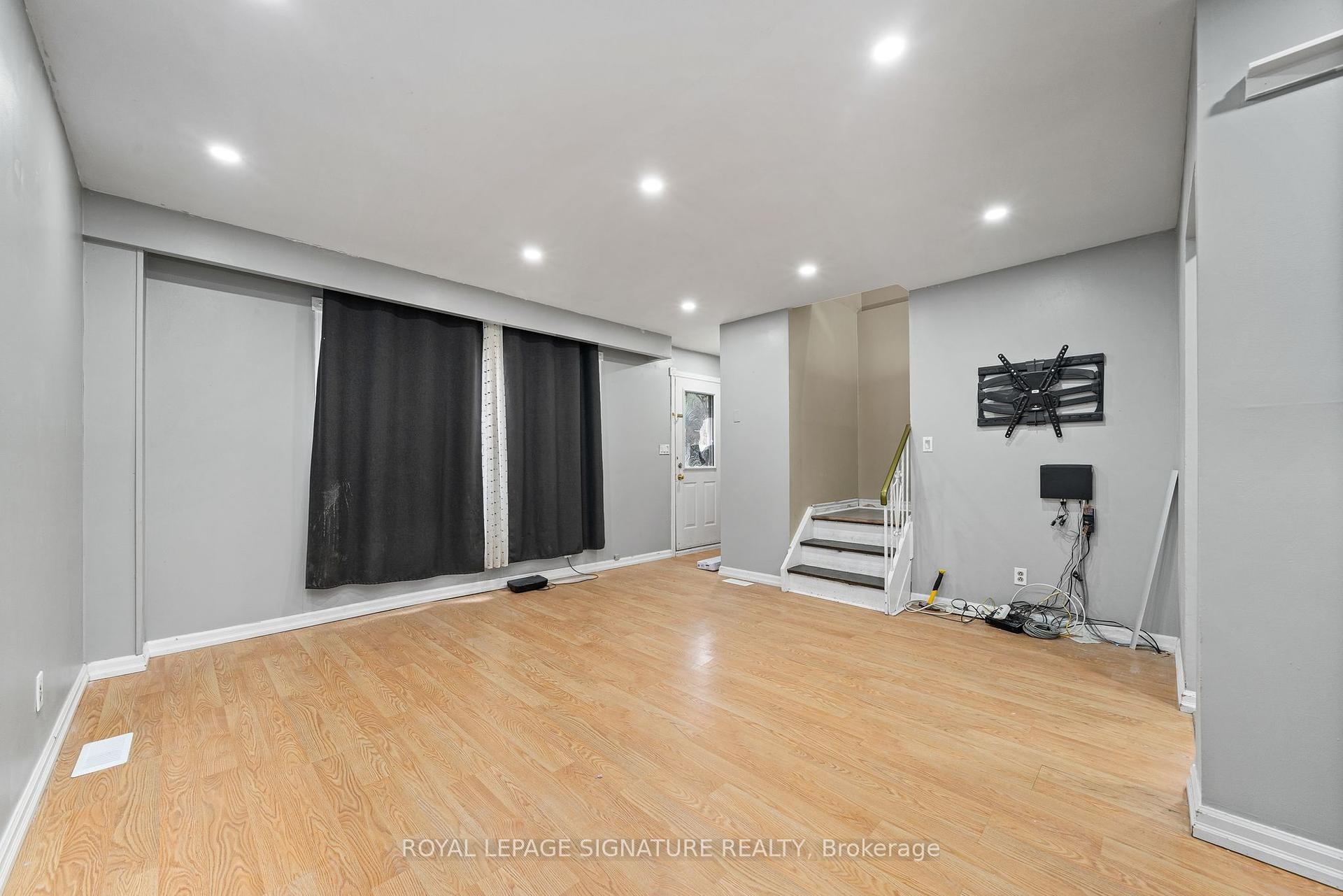 









32A


Crossley

Drive,
Port Hope,




ON
L1A 3T4

