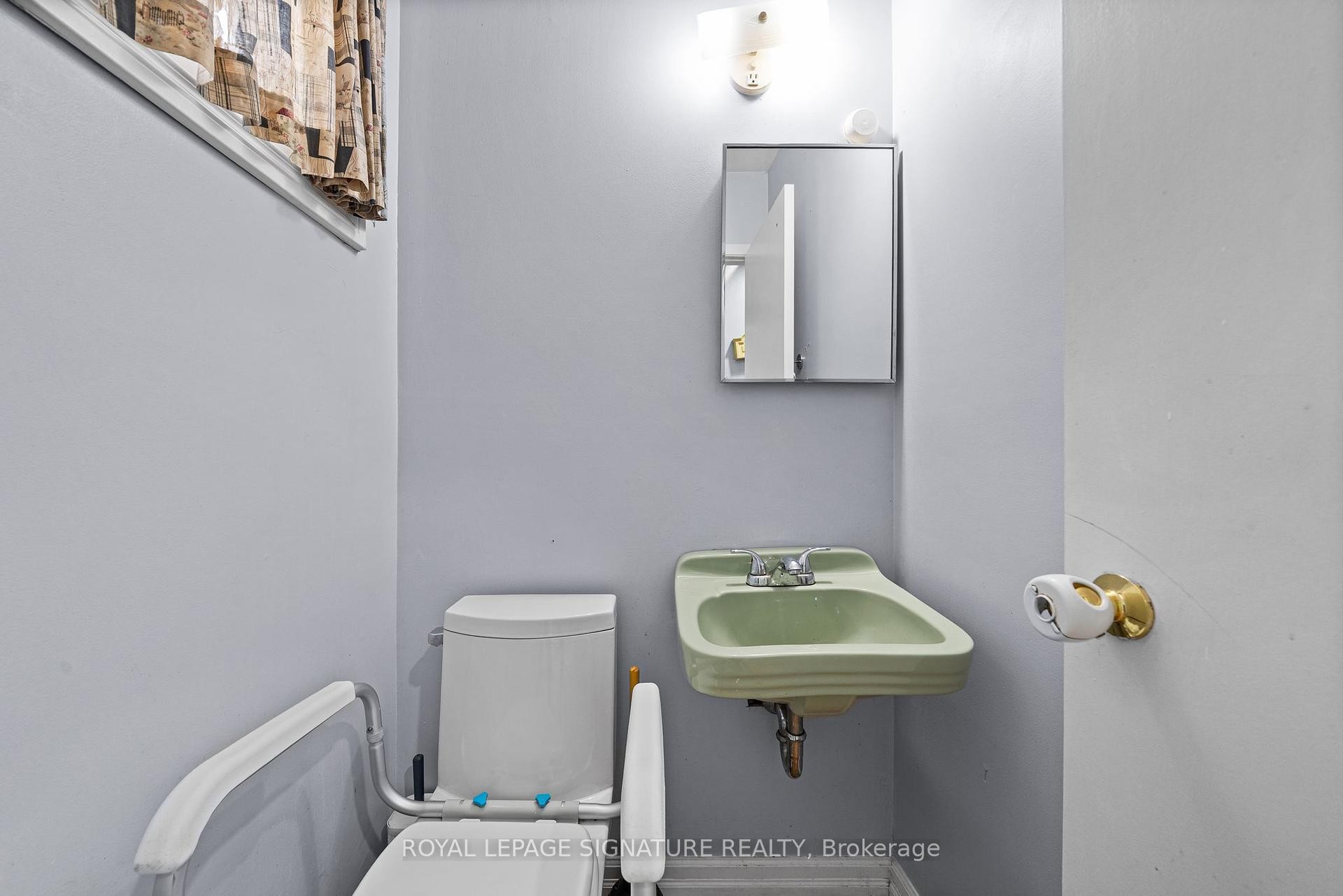 









32A


Crossley

Drive,
Port Hope,




ON
L1A 3T4


