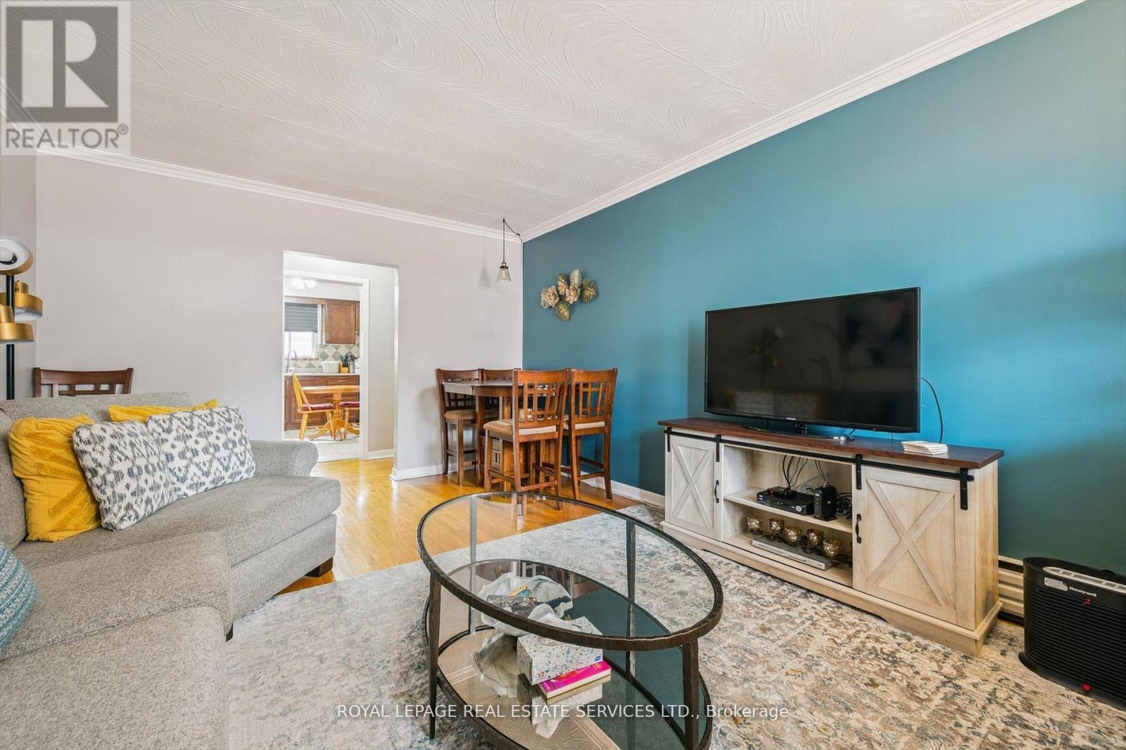 












19 DOVER DRIVE N

,
Toronto,




Ontario
M8W1V7

