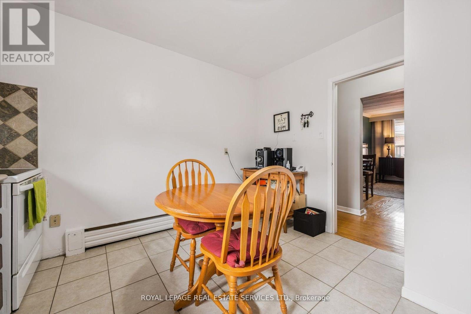 












19 DOVER DRIVE N

,
Toronto,




Ontario
M8W1V7

