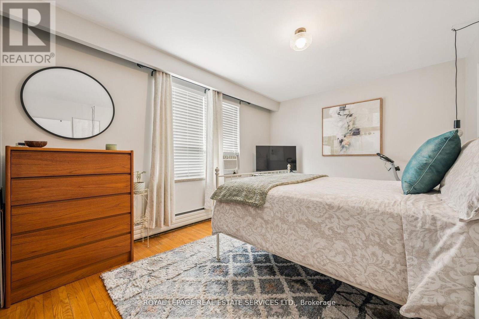 












19 DOVER DRIVE N

,
Toronto,




Ontario
M8W1V7

