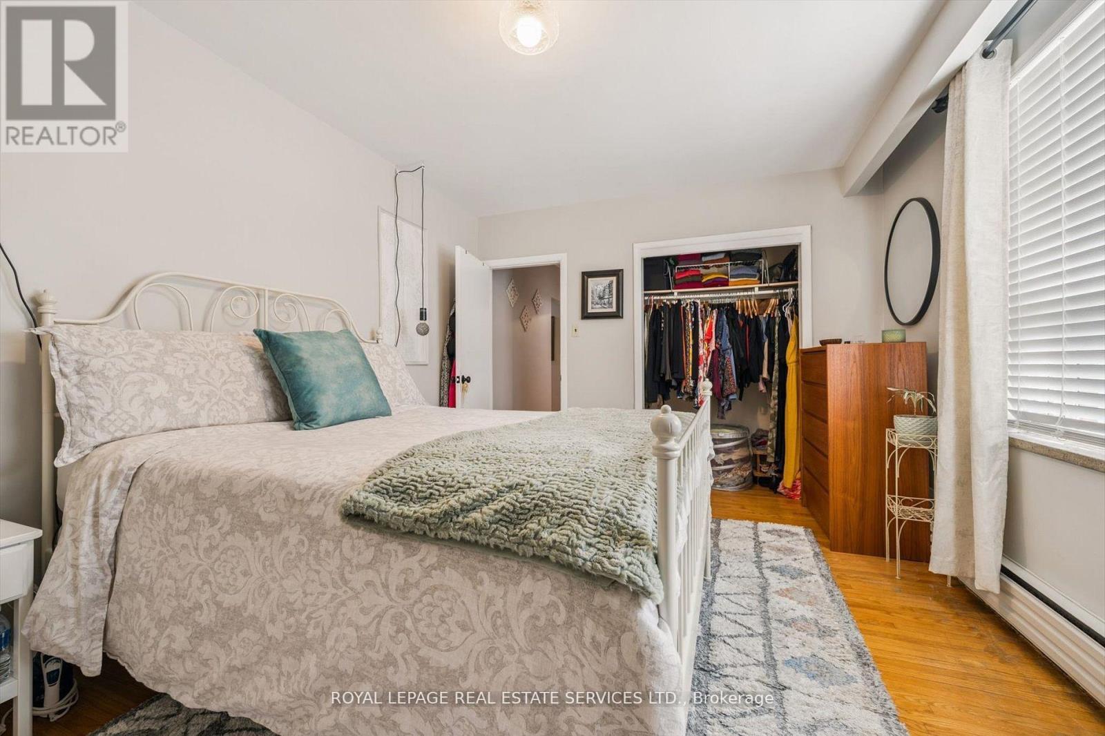 












19 DOVER DRIVE N

,
Toronto,




Ontario
M8W1V7

