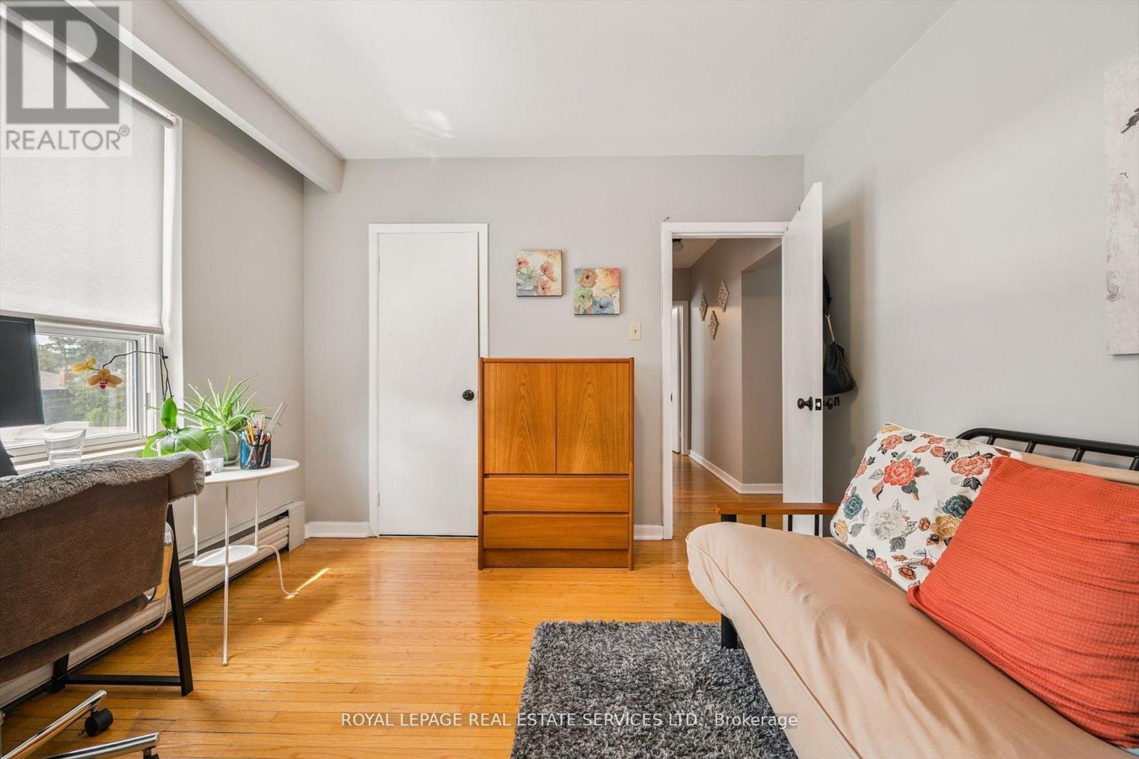 












19 DOVER DRIVE N

,
Toronto,




Ontario
M8W1V7

