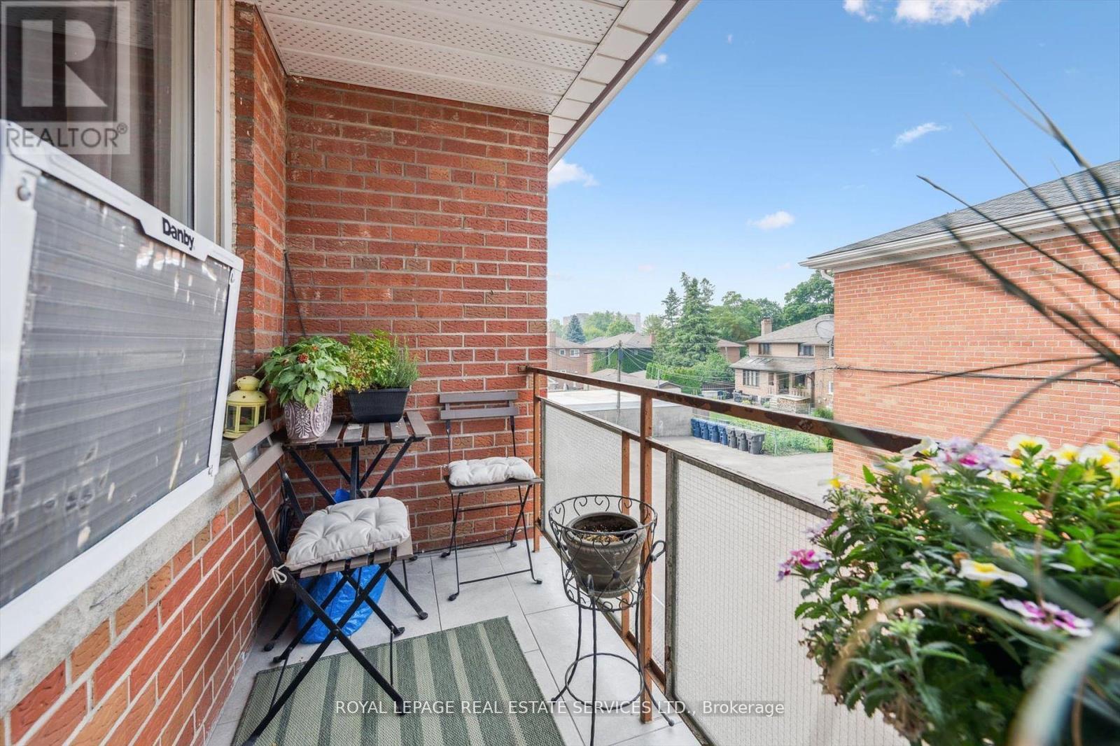 












19 DOVER DRIVE N

,
Toronto,




Ontario
M8W1V7

