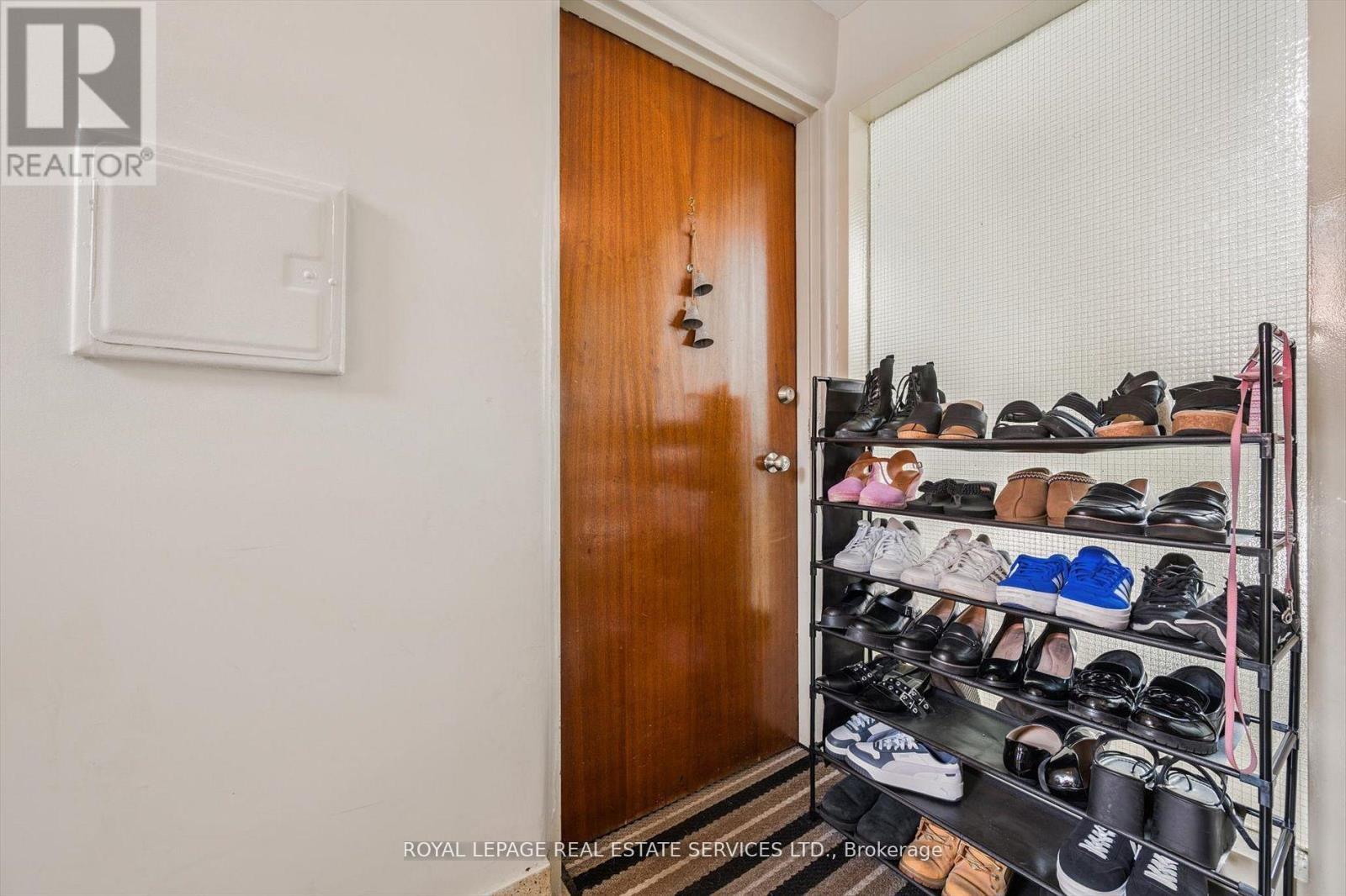 












19 DOVER DRIVE N

,
Toronto,




Ontario
M8W1V7

