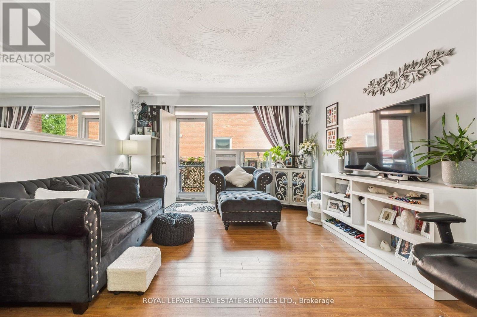 












19 DOVER DRIVE N

,
Toronto,




Ontario
M8W1V7

